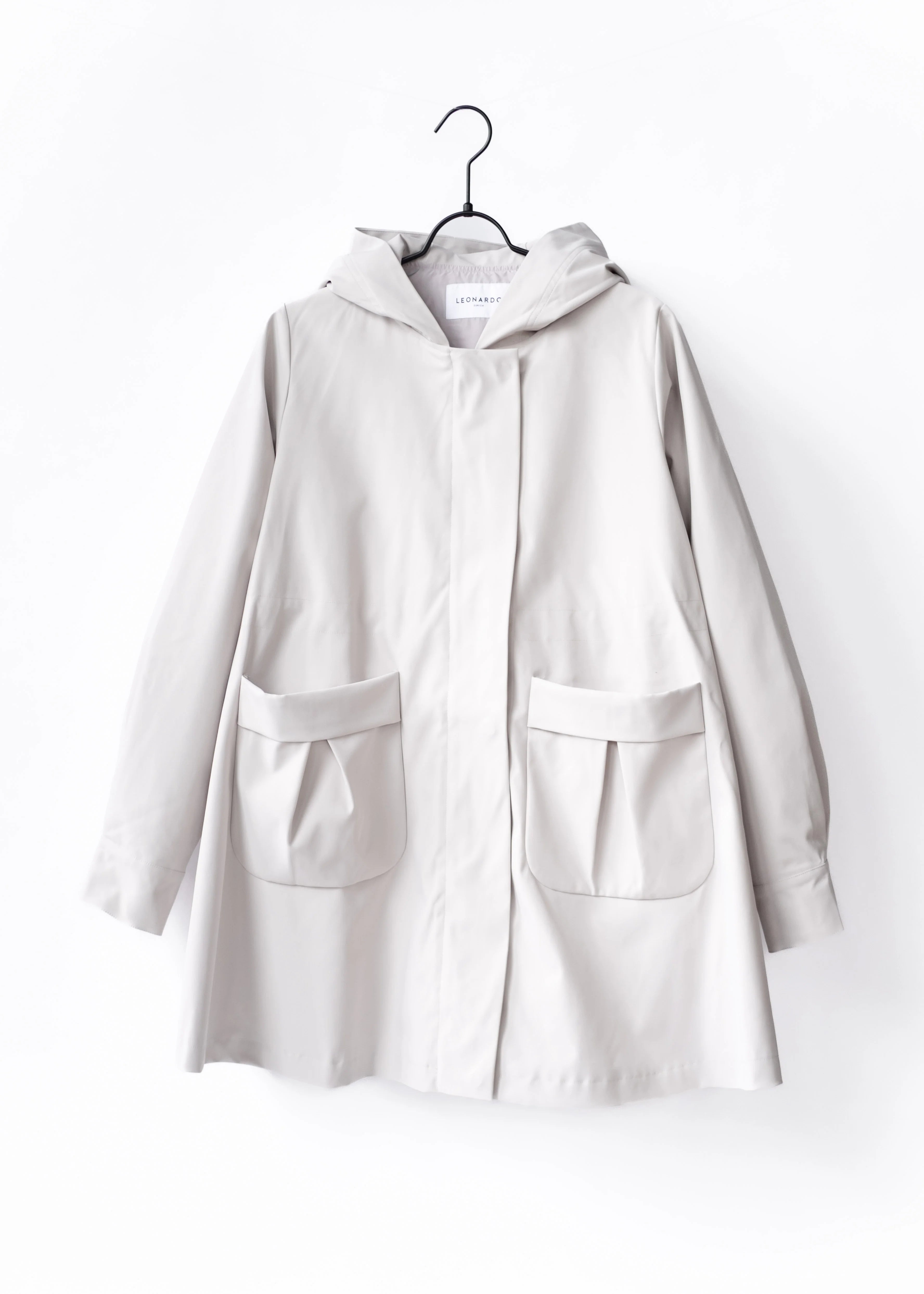 Lightweight rain jacket