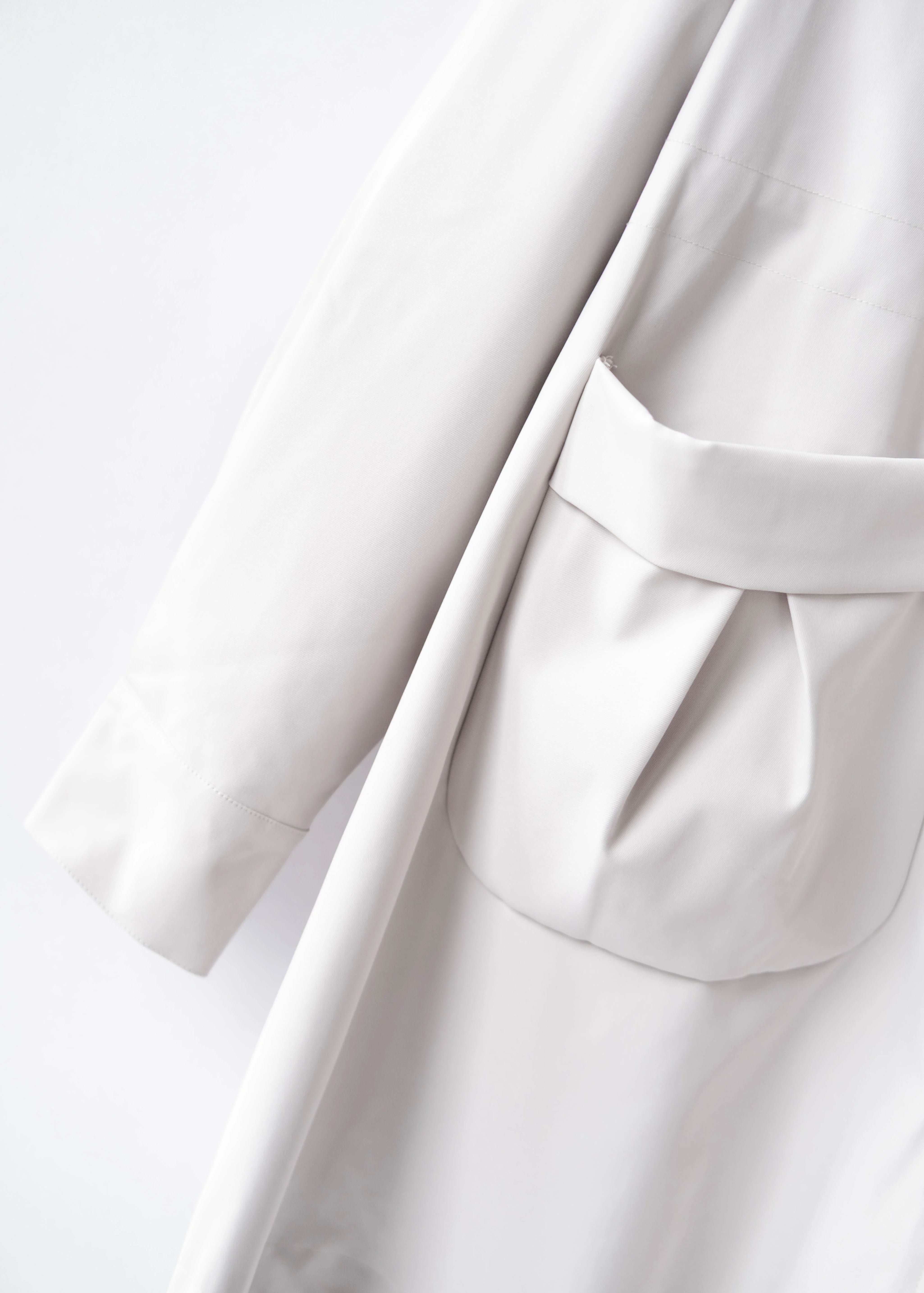 Lightweight rain jacket