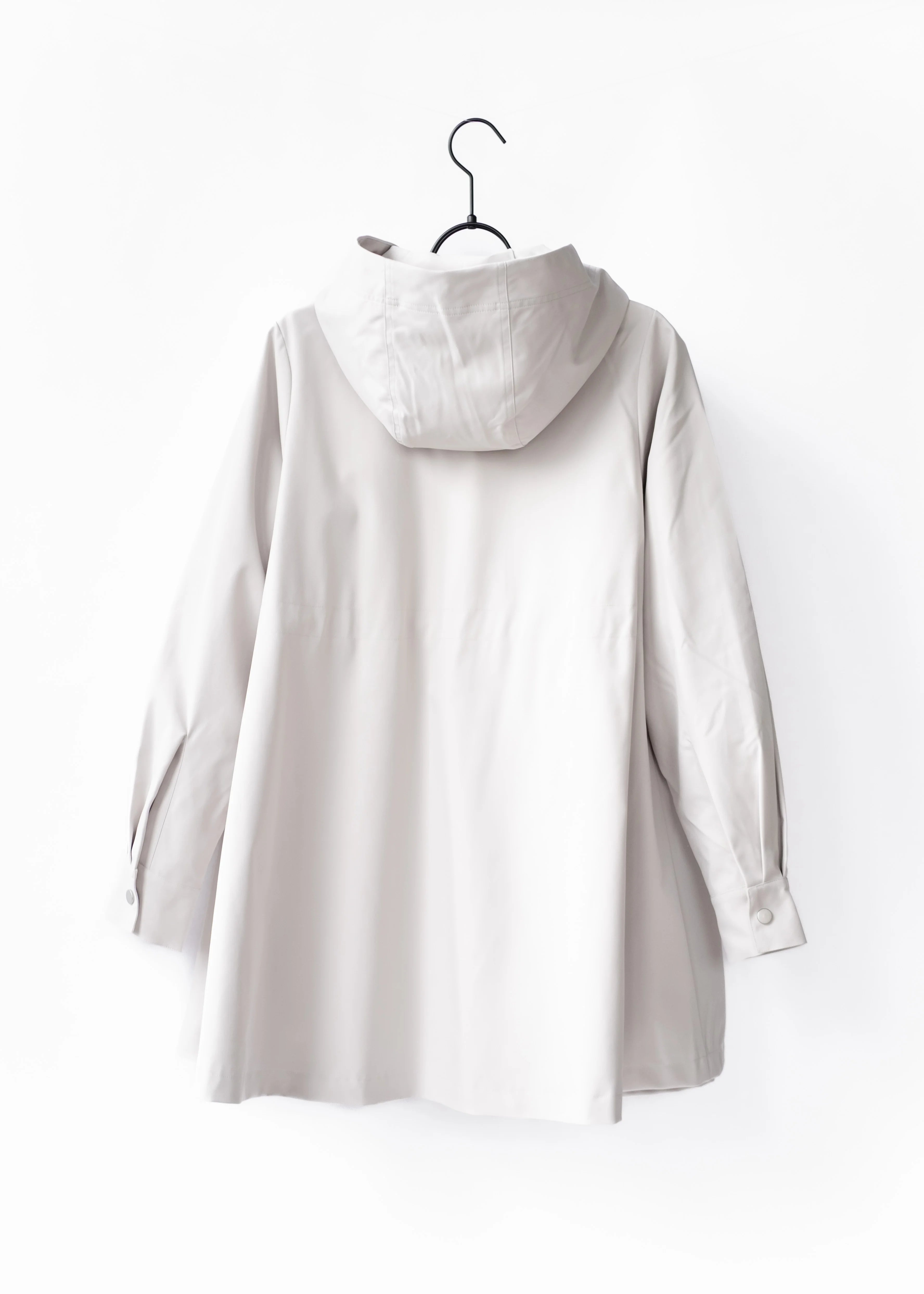 Lightweight rain jacket