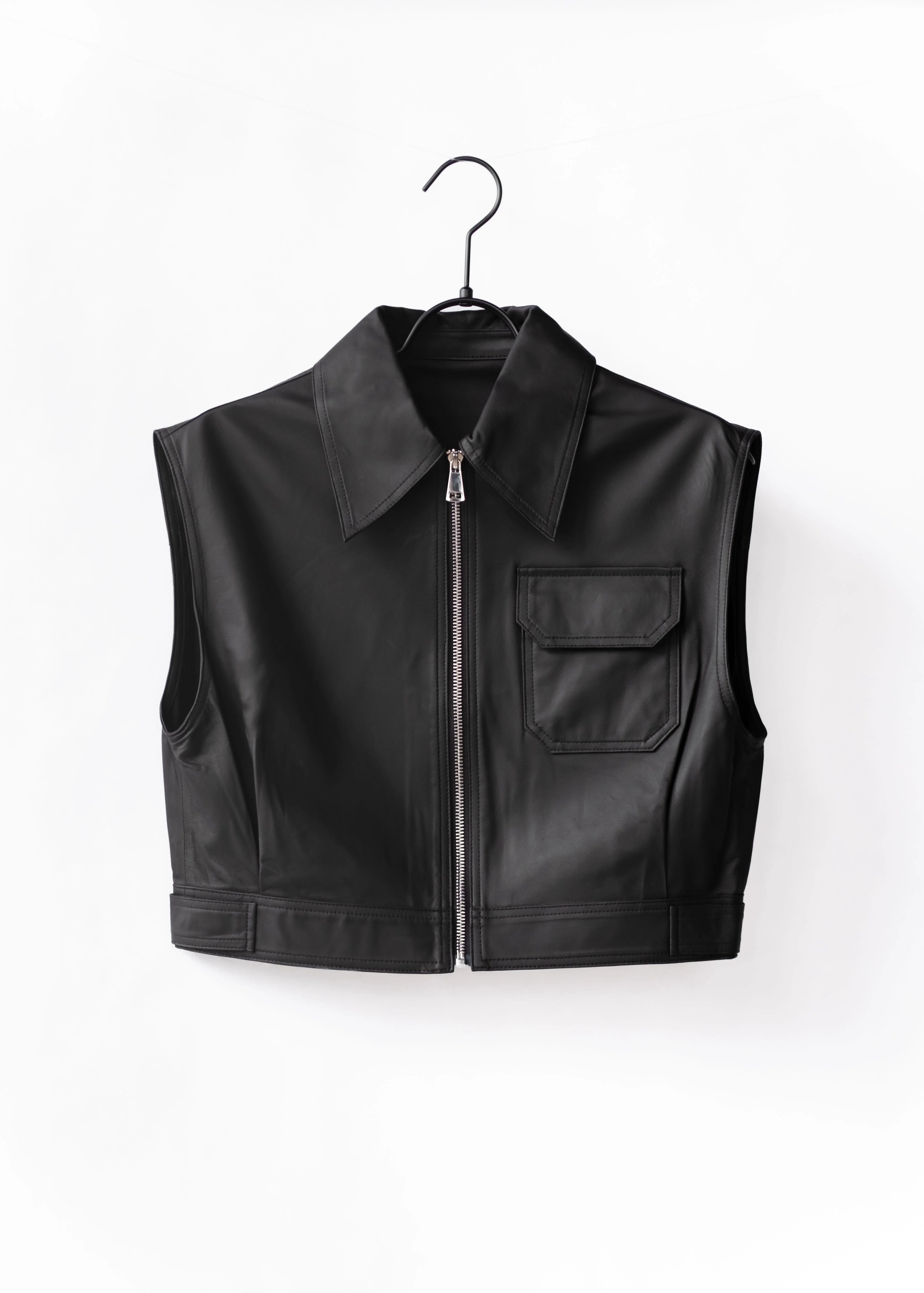 Cropped gilet made of vegan leather