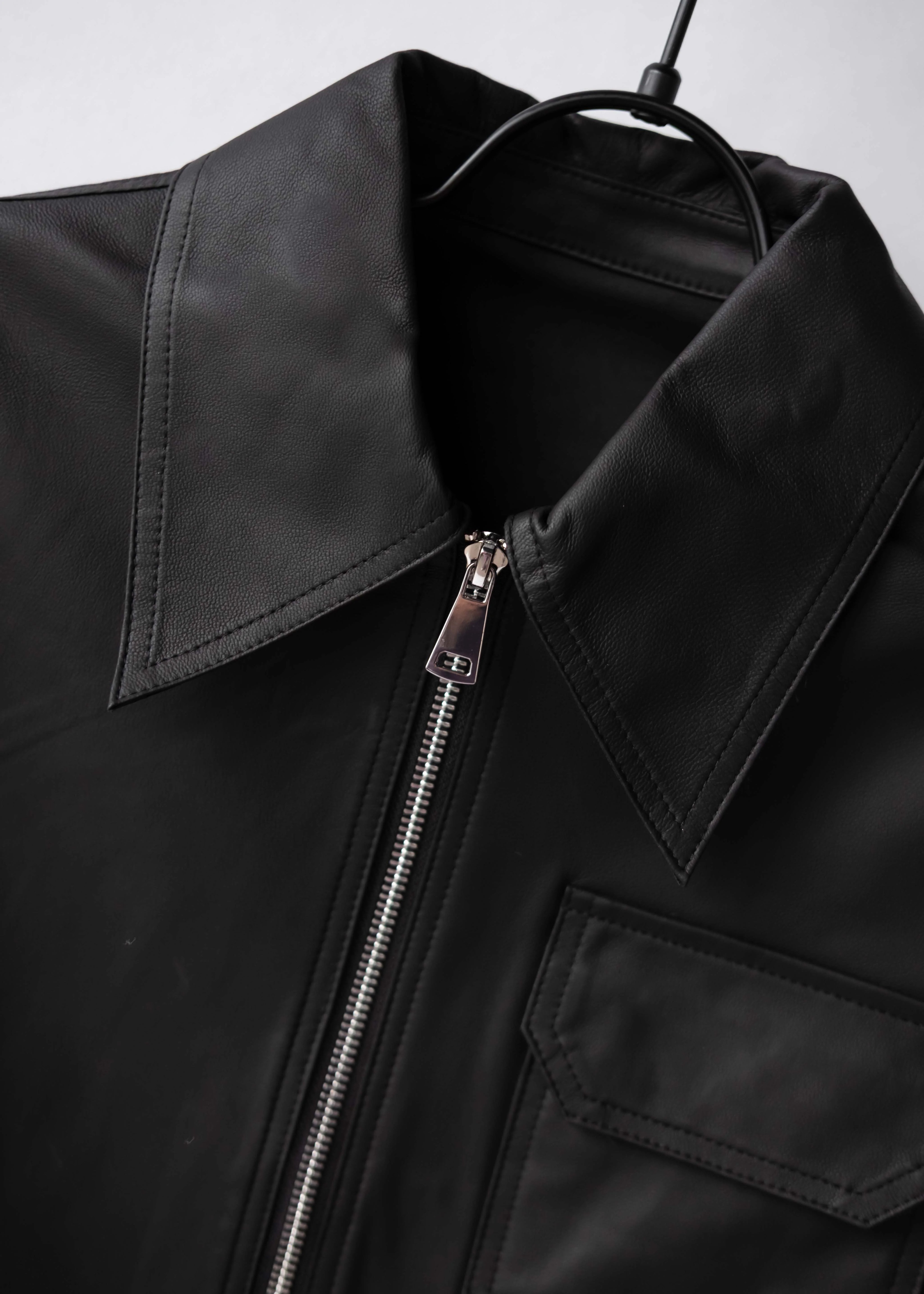 Cropped gilet made of vegan leather