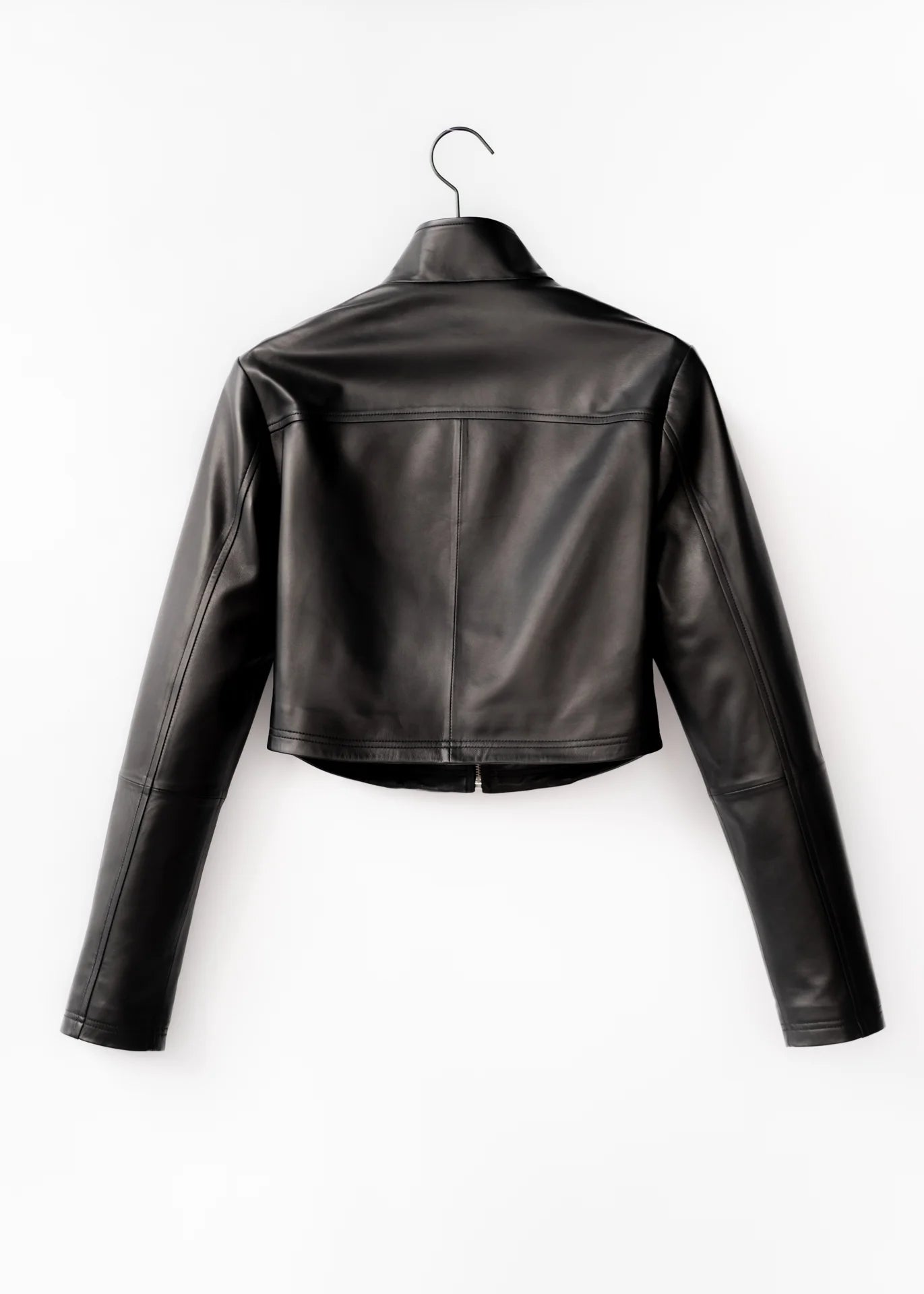 Short leather jacket
