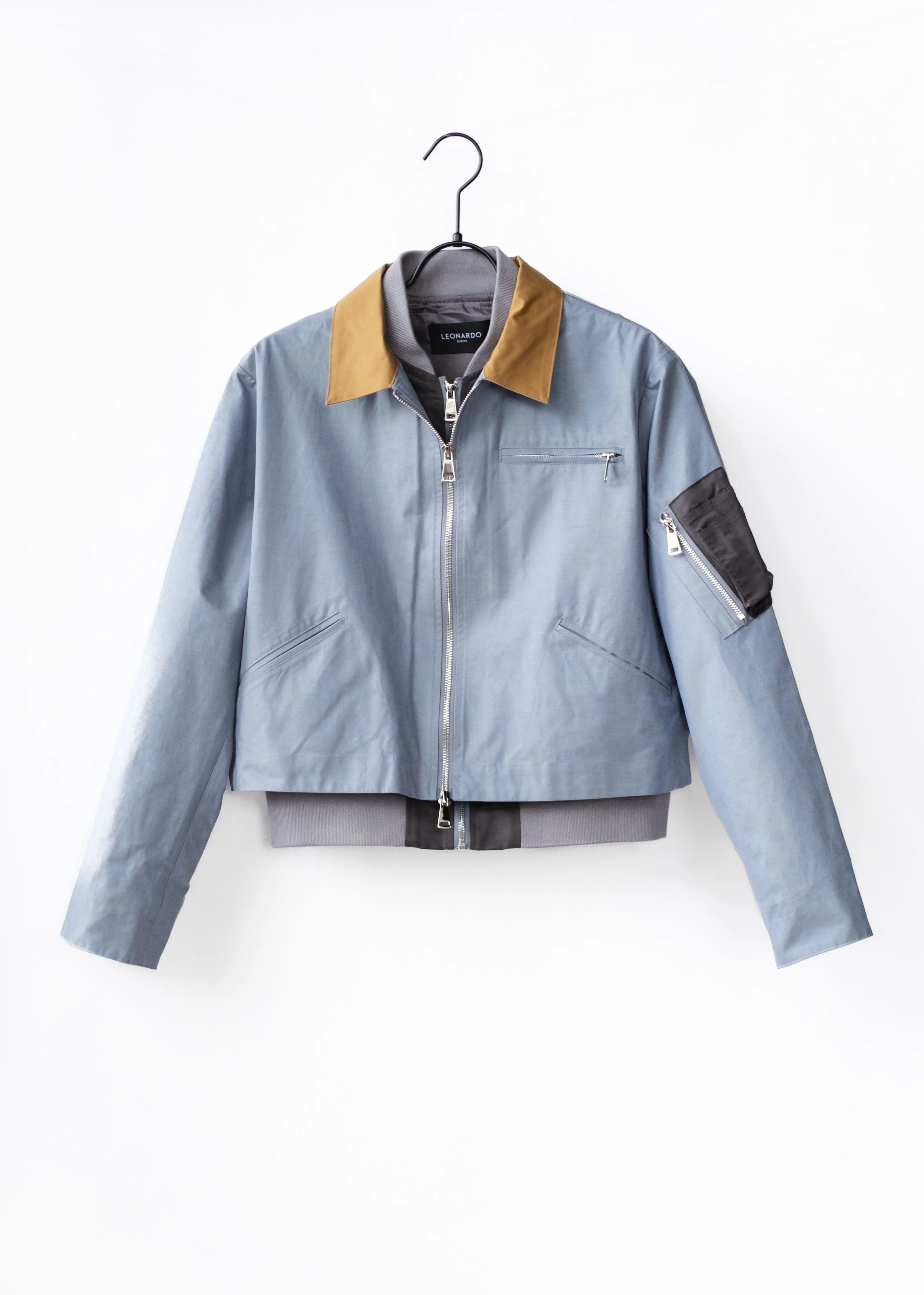 Lightweight jacket with collar