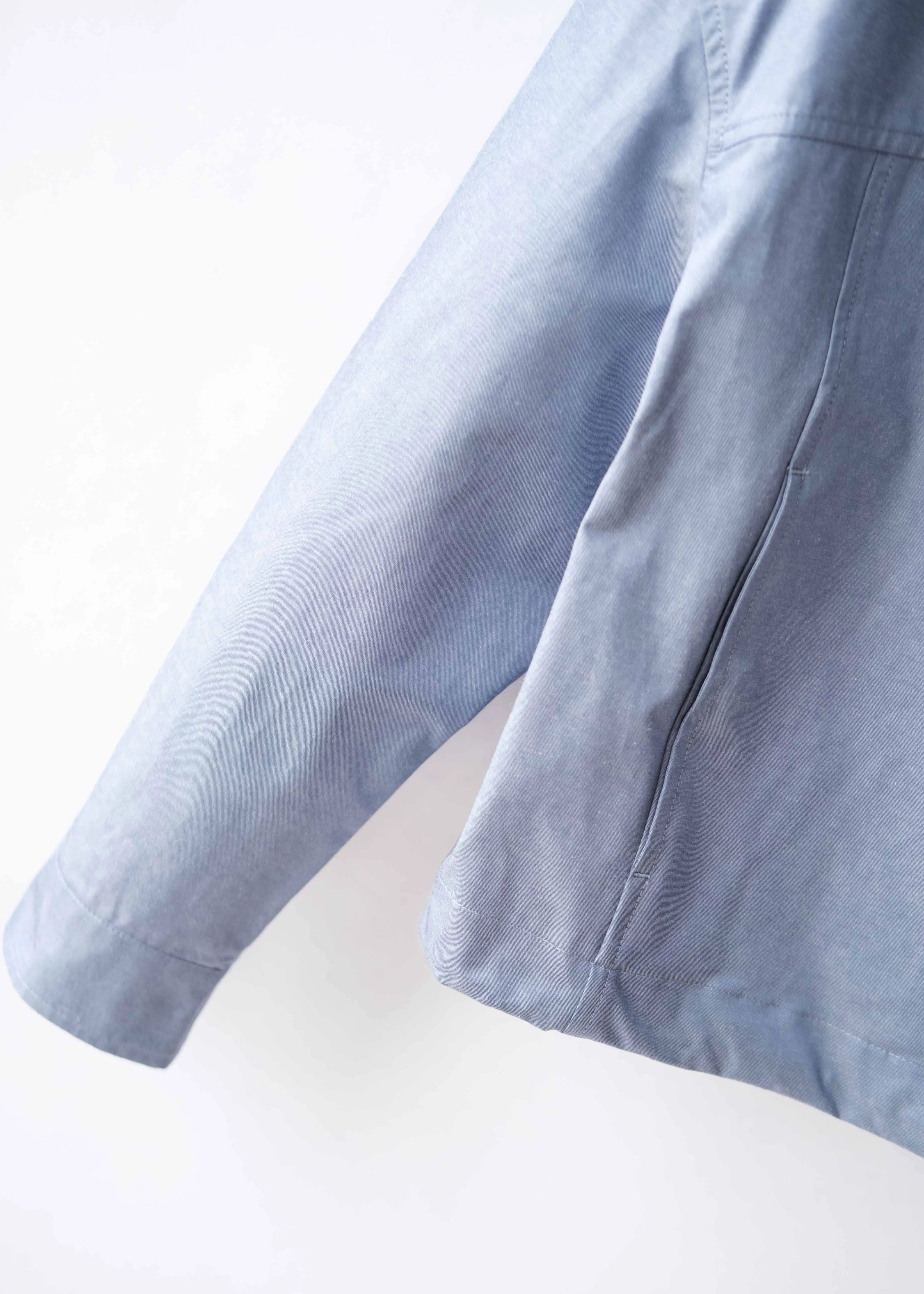 Lightweight jacket with hood