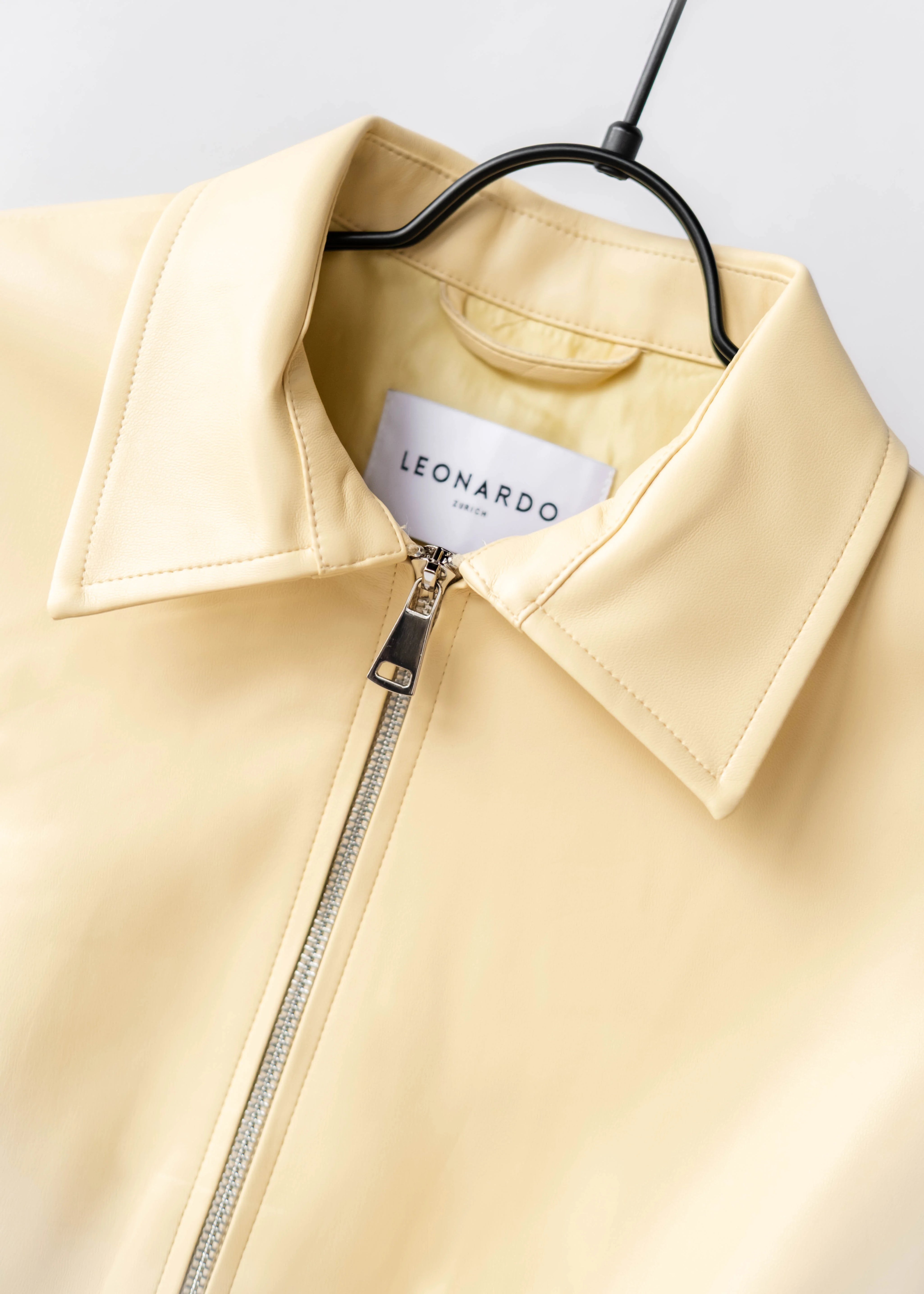 Cropped jacket made of vegan leather