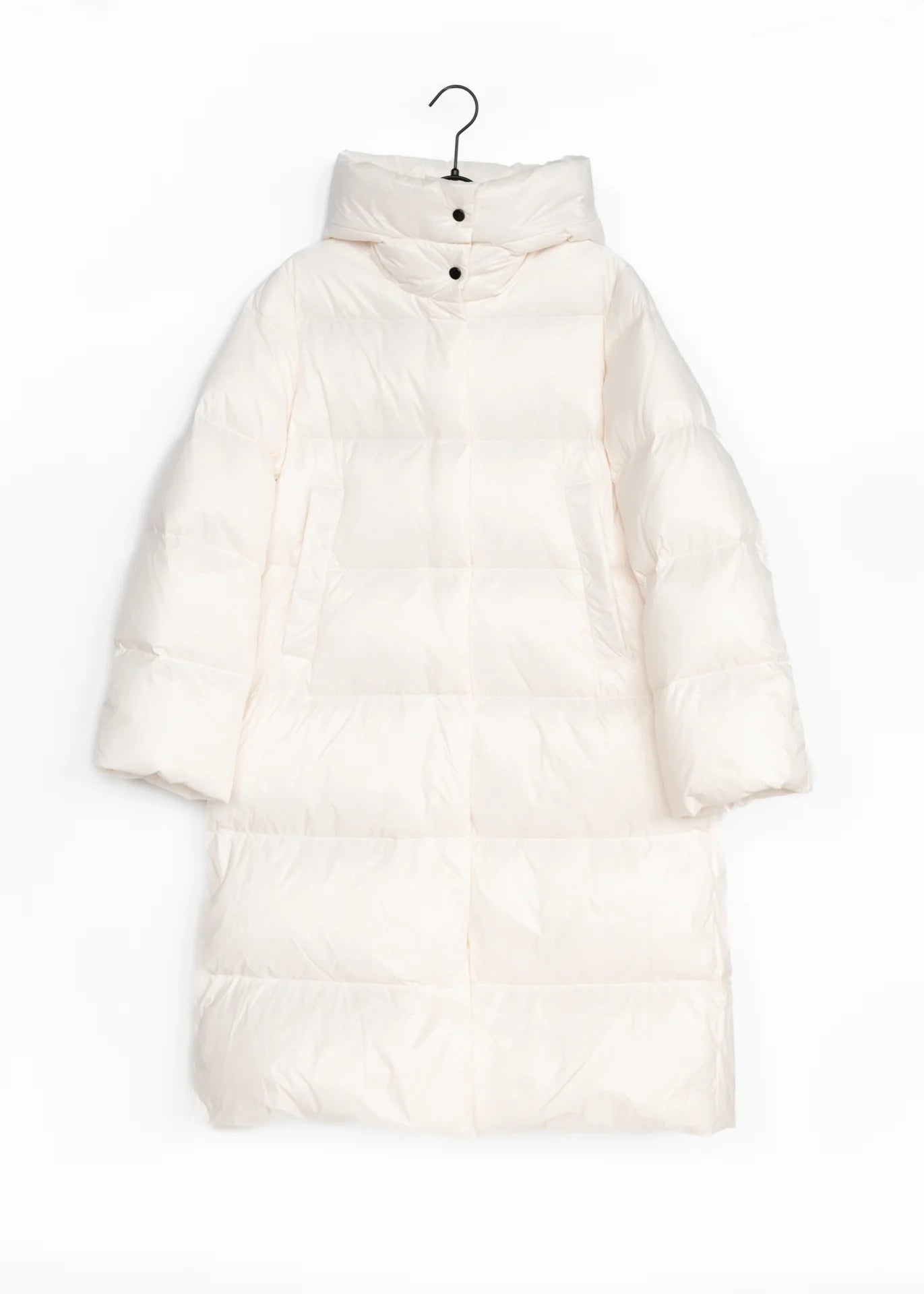 Langer Daunenmantel mit Kapuze