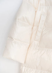 Langer Daunenmantel mit Kapuze