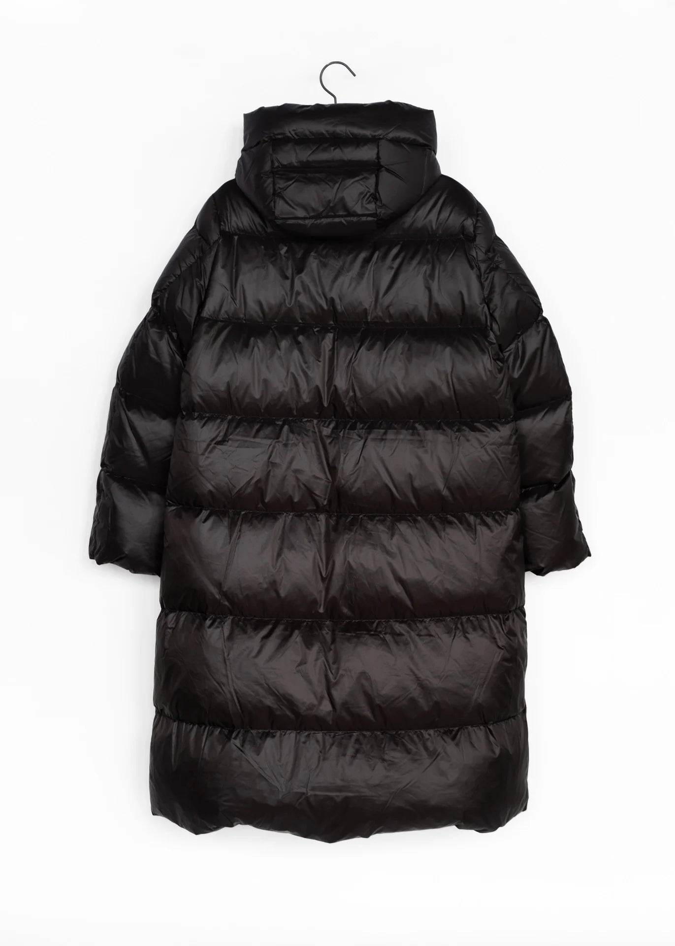 Langer Daunenmantel mit Kapuze