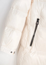 Langer Daunenmantel mit Kapuze