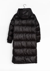 Langer Daunenmantel mit Kapuze