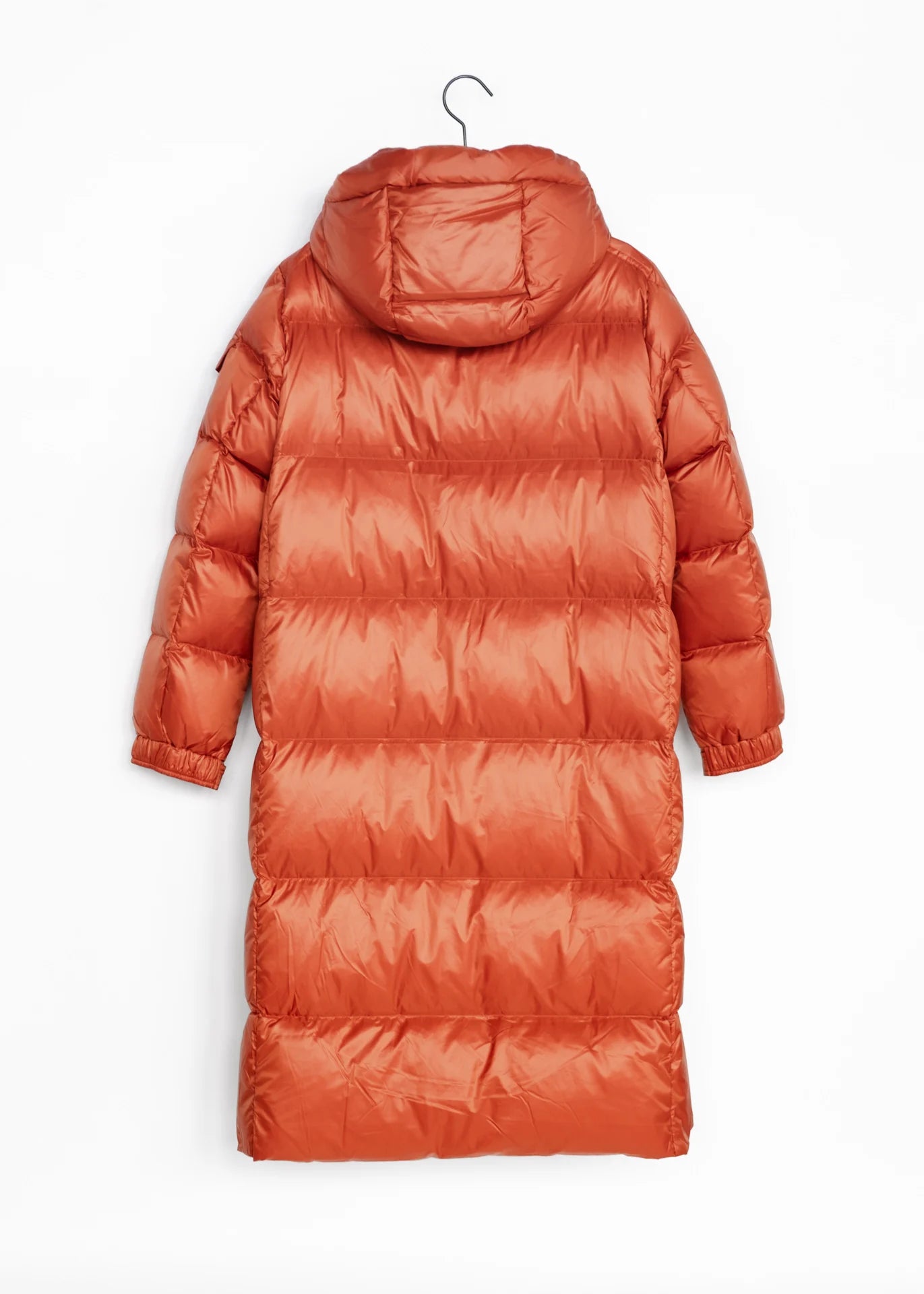 Langer Daunenmantel mit Kapuze