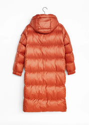 Langer Daunenmantel mit Kapuze