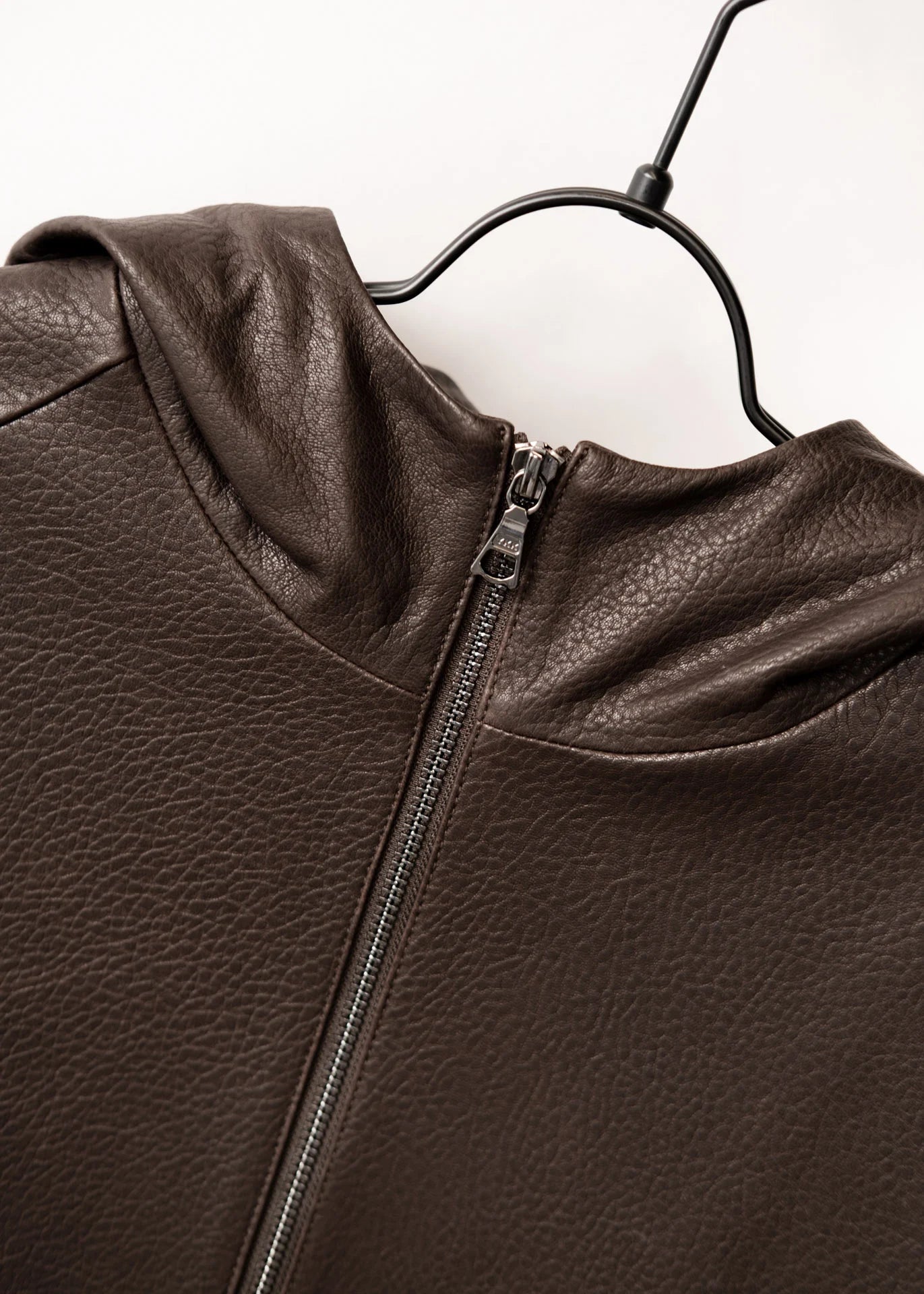 Ledermantel mit Kapuze