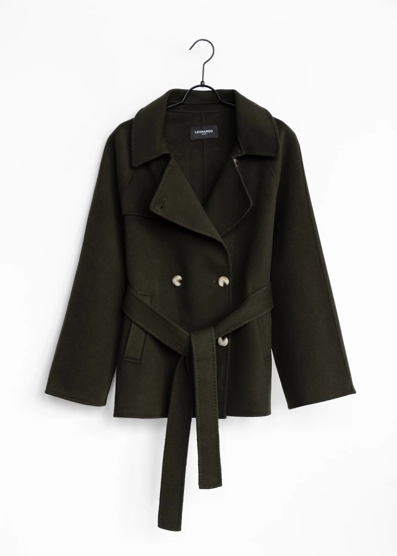 Wolljacke mit Bindegürtel