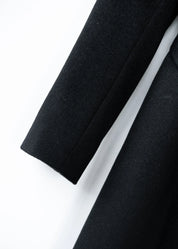 Langer Wollmantel mit Gürtel