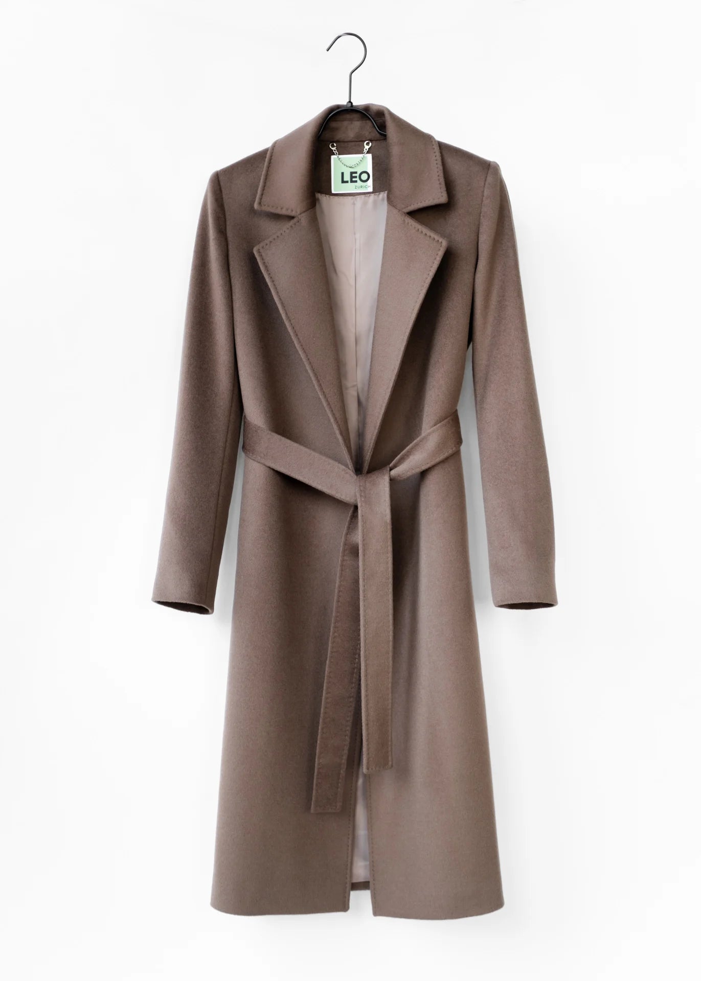 Langer Wollmantel mit Gürtel