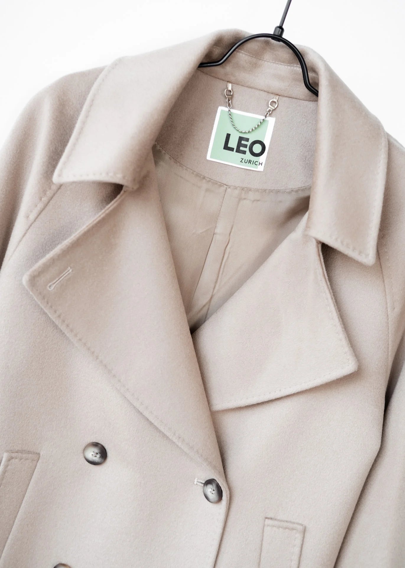 Kurzer Zweireihiger-Mantel