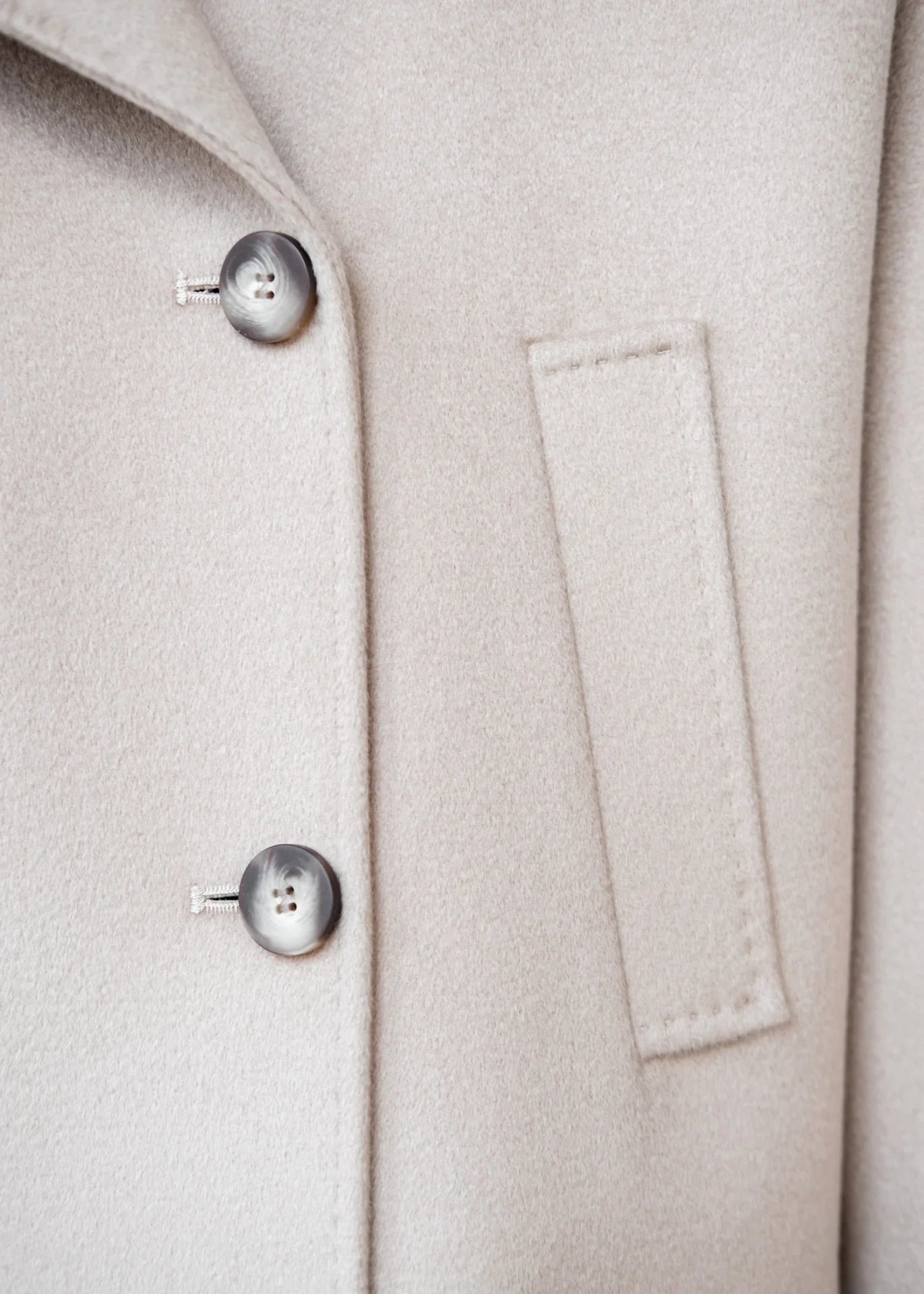 Kurzer Zweireihiger-Mantel