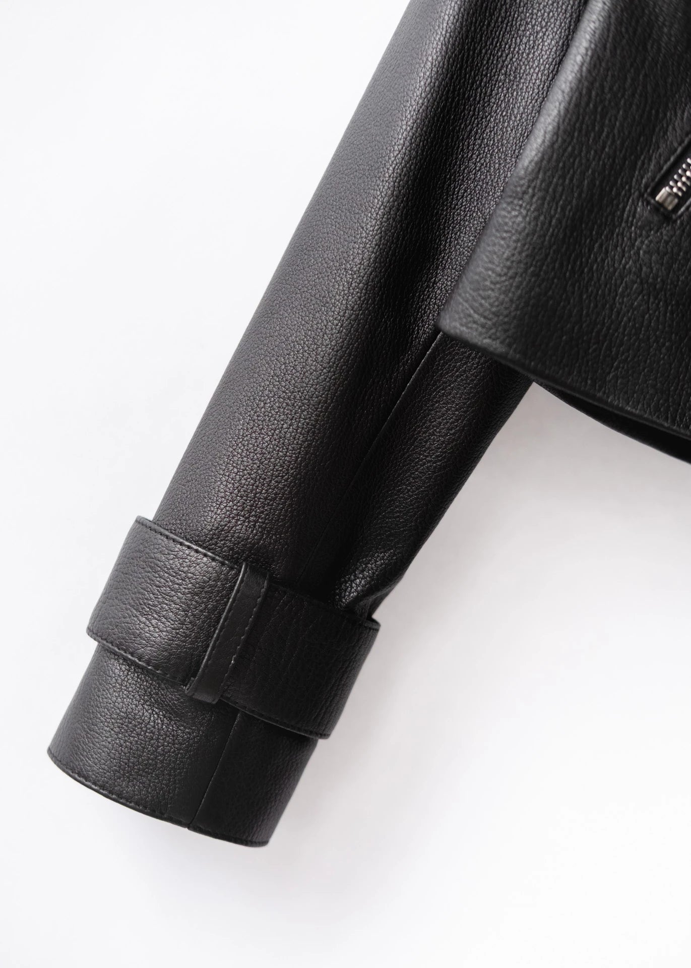 Cropped leather jacket