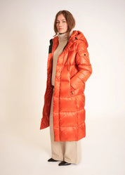 Langer Daunenmantel mit Kapuze