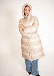 Langer Daunenmantel mit Kapuze