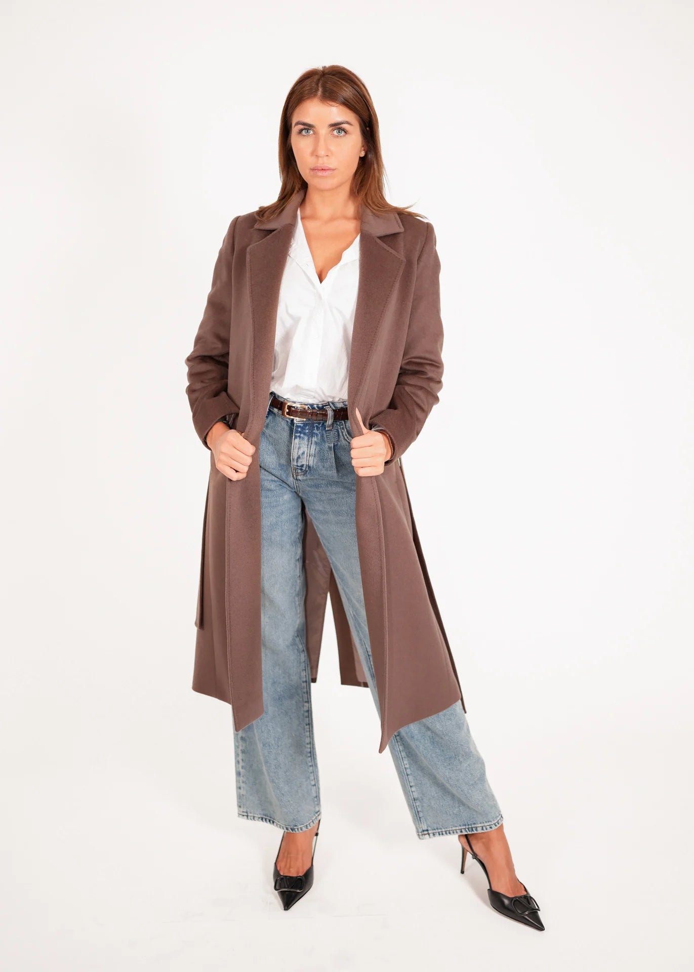 Langer Wollmantel mit Gürtel