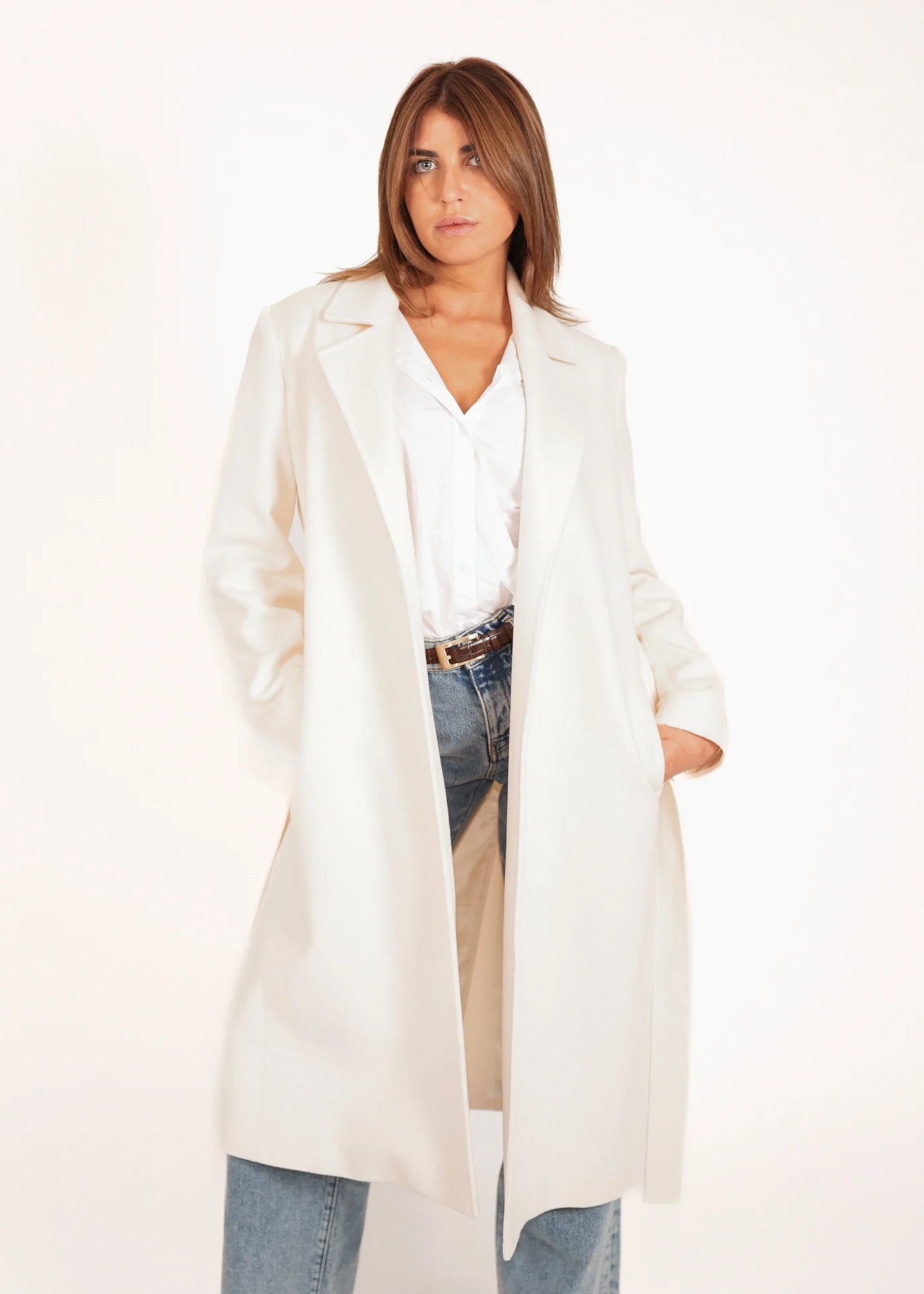 Langer Wollmantel mit Gürtel