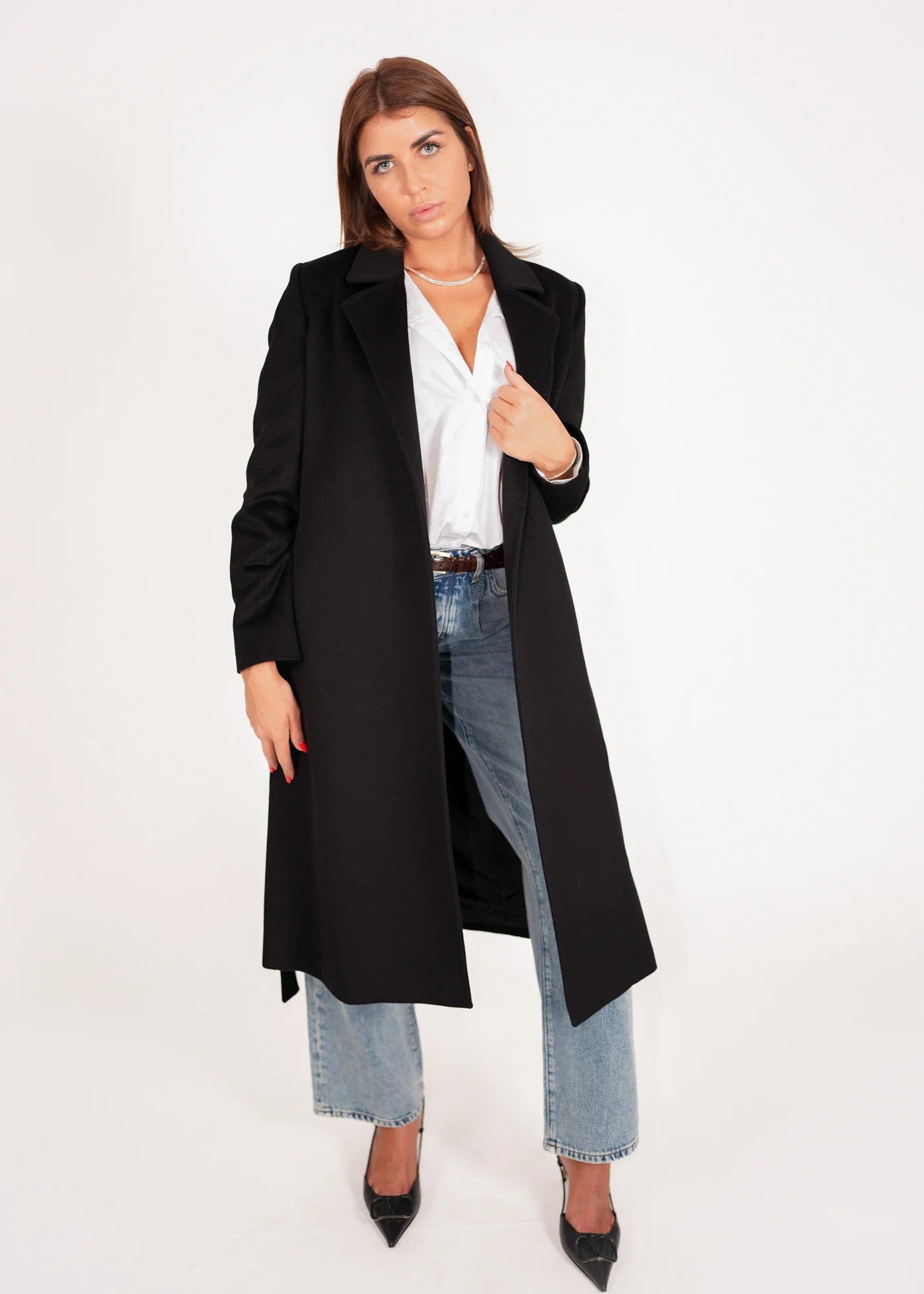 Langer Wollmantel mit Gürtel