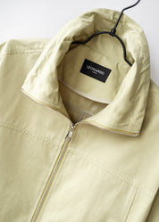 Lightweight jacket with collar