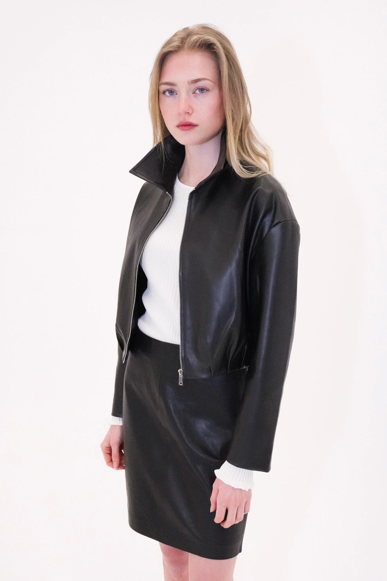 Cropped jacket made of vegan leather
