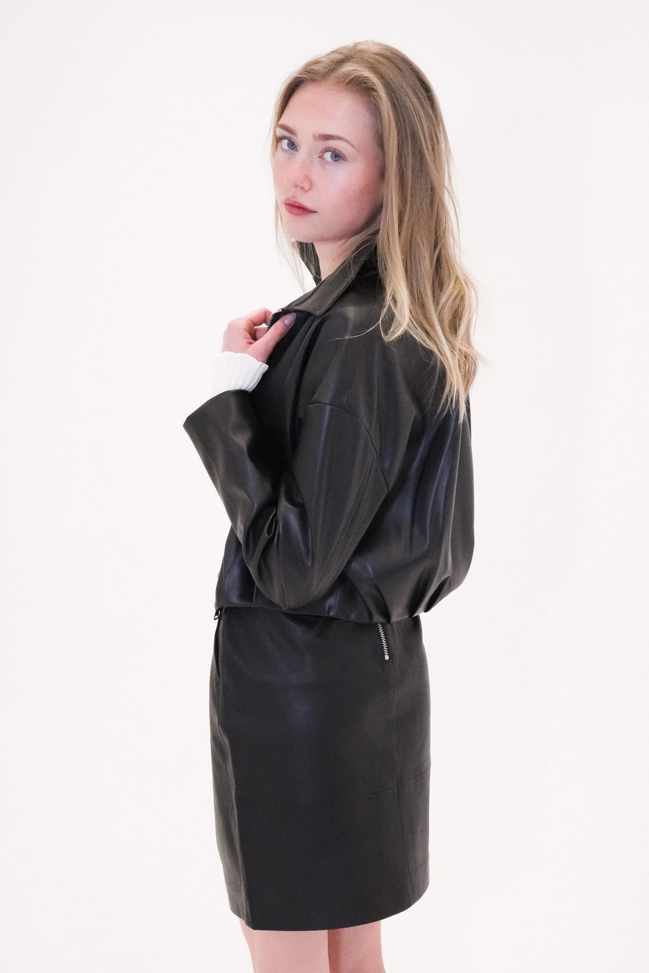 Cropped jacket made of vegan leather
