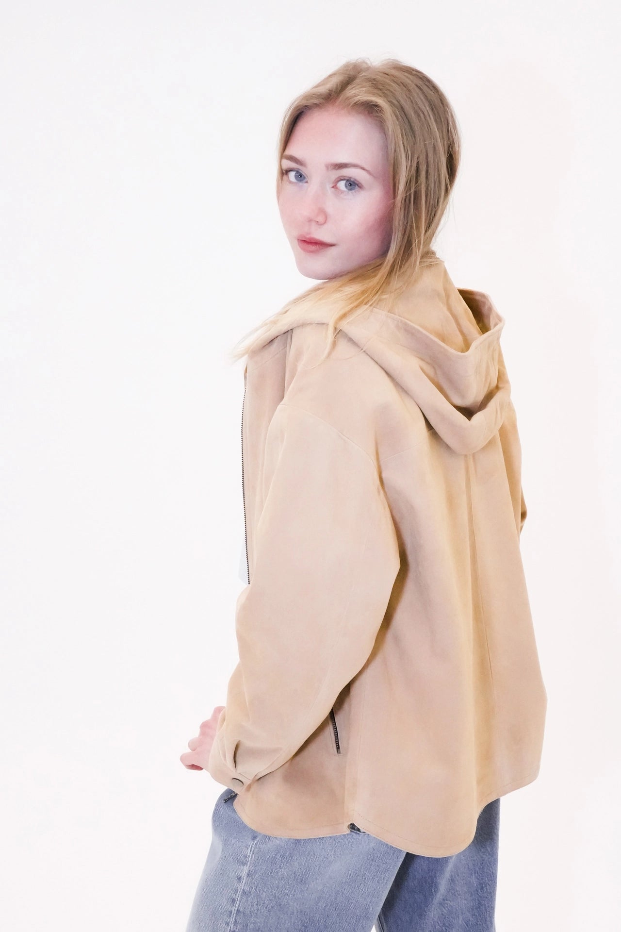 Wildlederjacke mit Kapuze