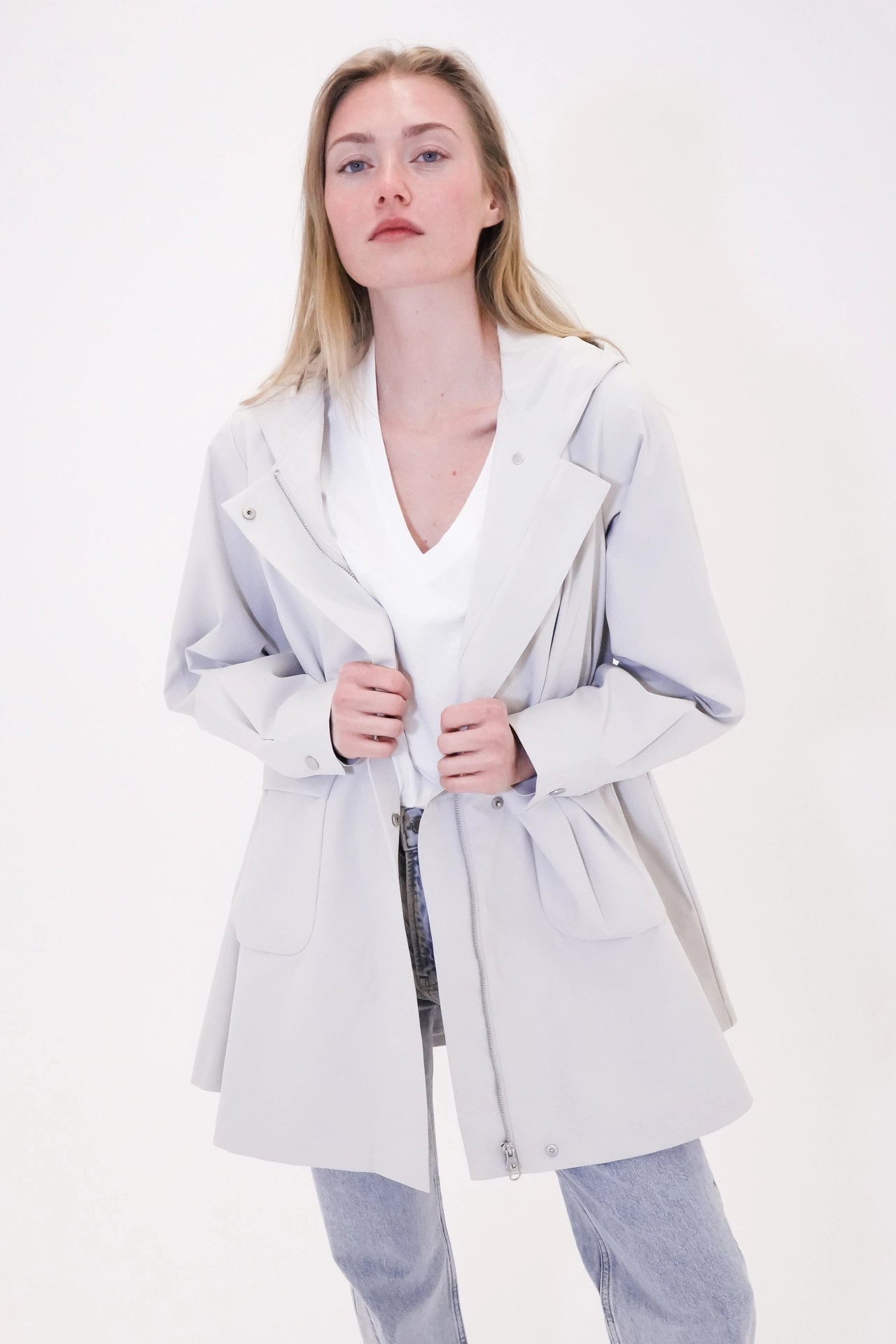 Lightweight rain jacket