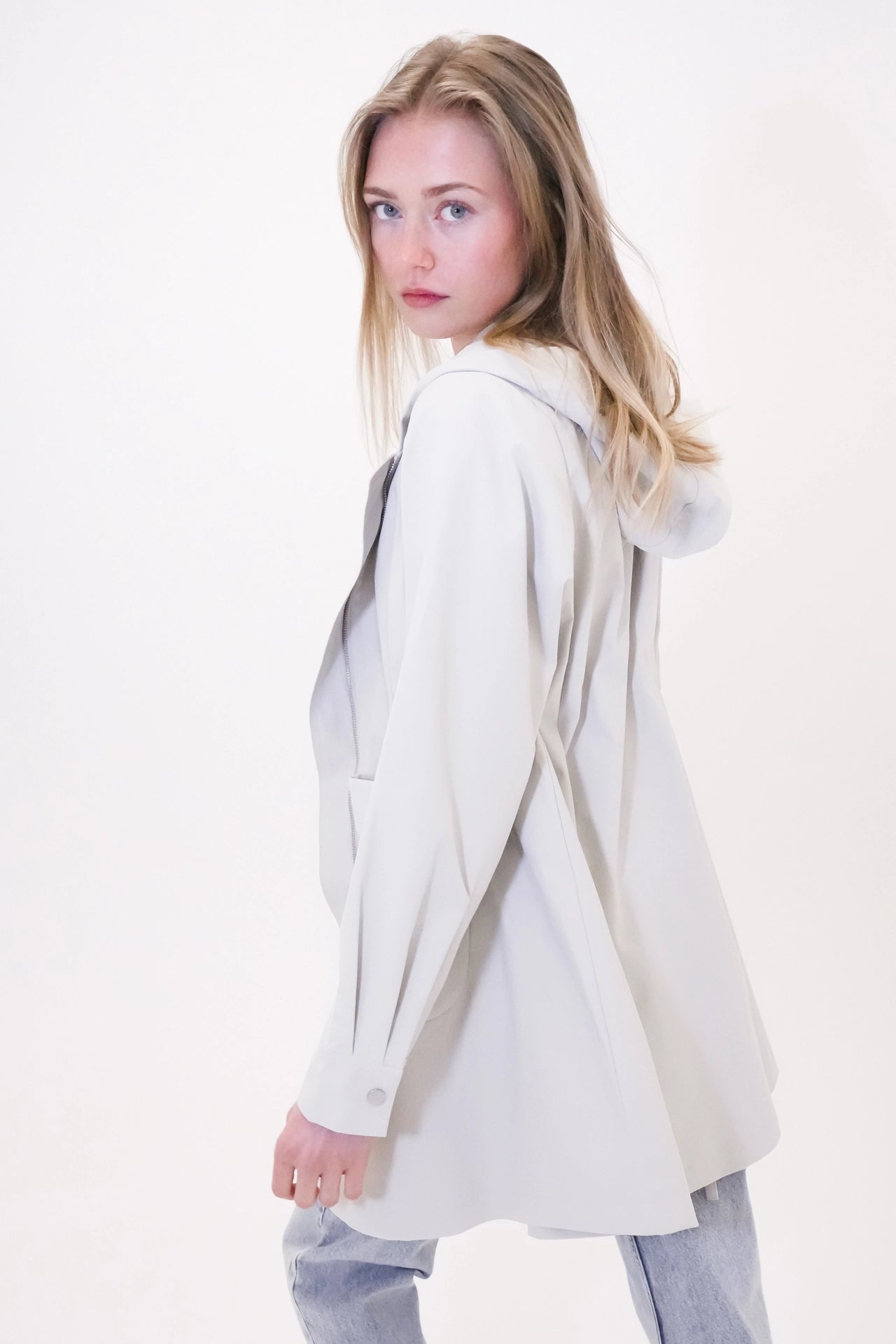 Lightweight rain jacket