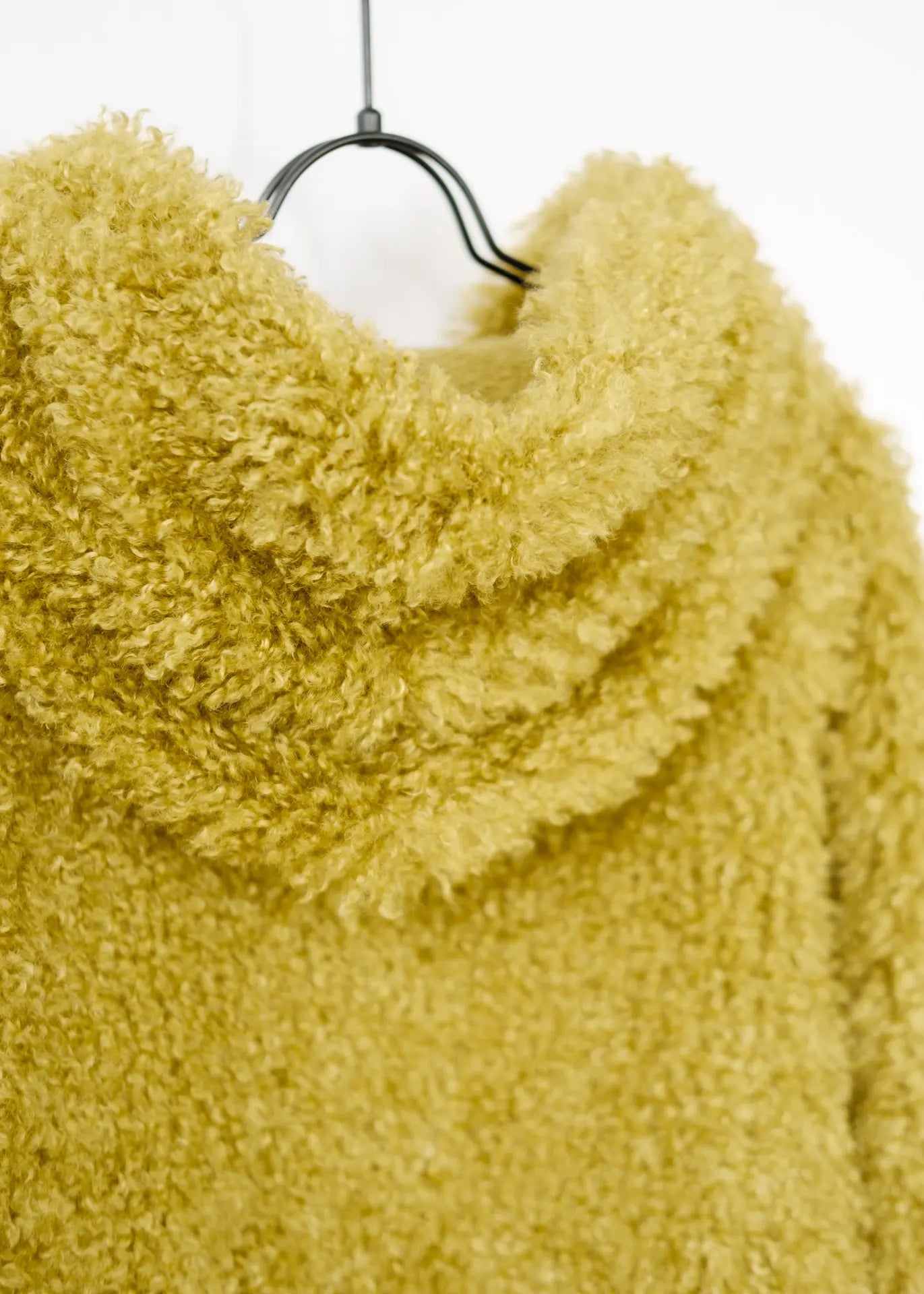 Curly Faux Fur Jacke mit Kapuze