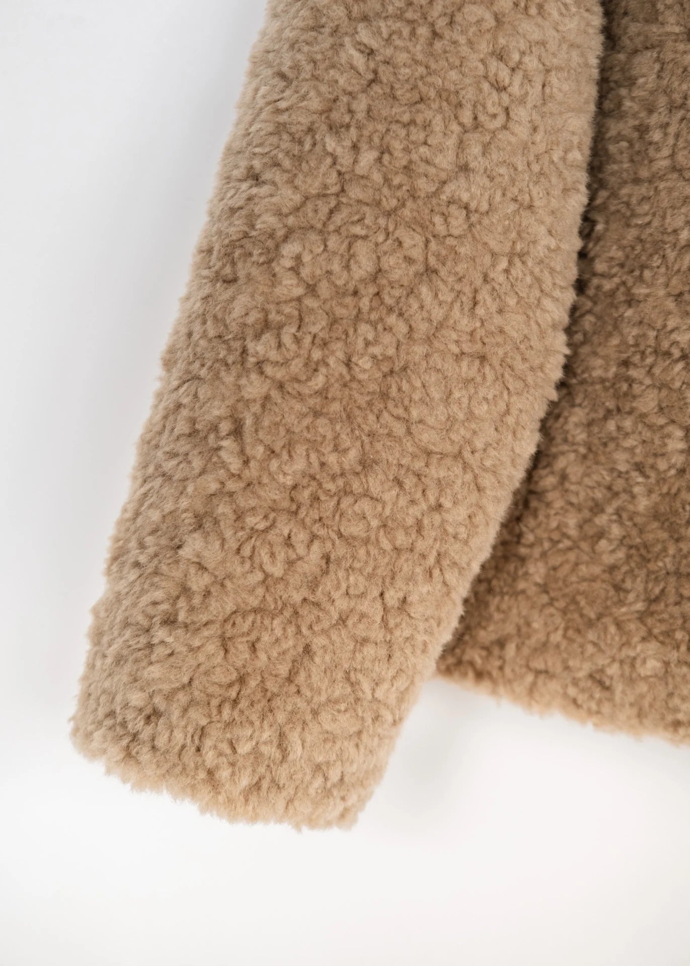 Teddyjacke mit Kapuze