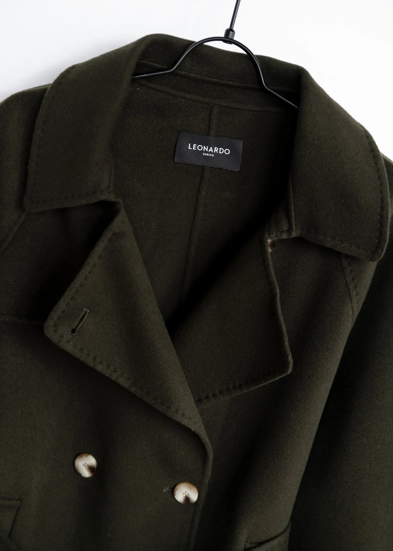 Wolljacke mit Bindegürtel