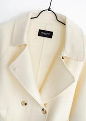 Wolljacke mit Bindegürtel