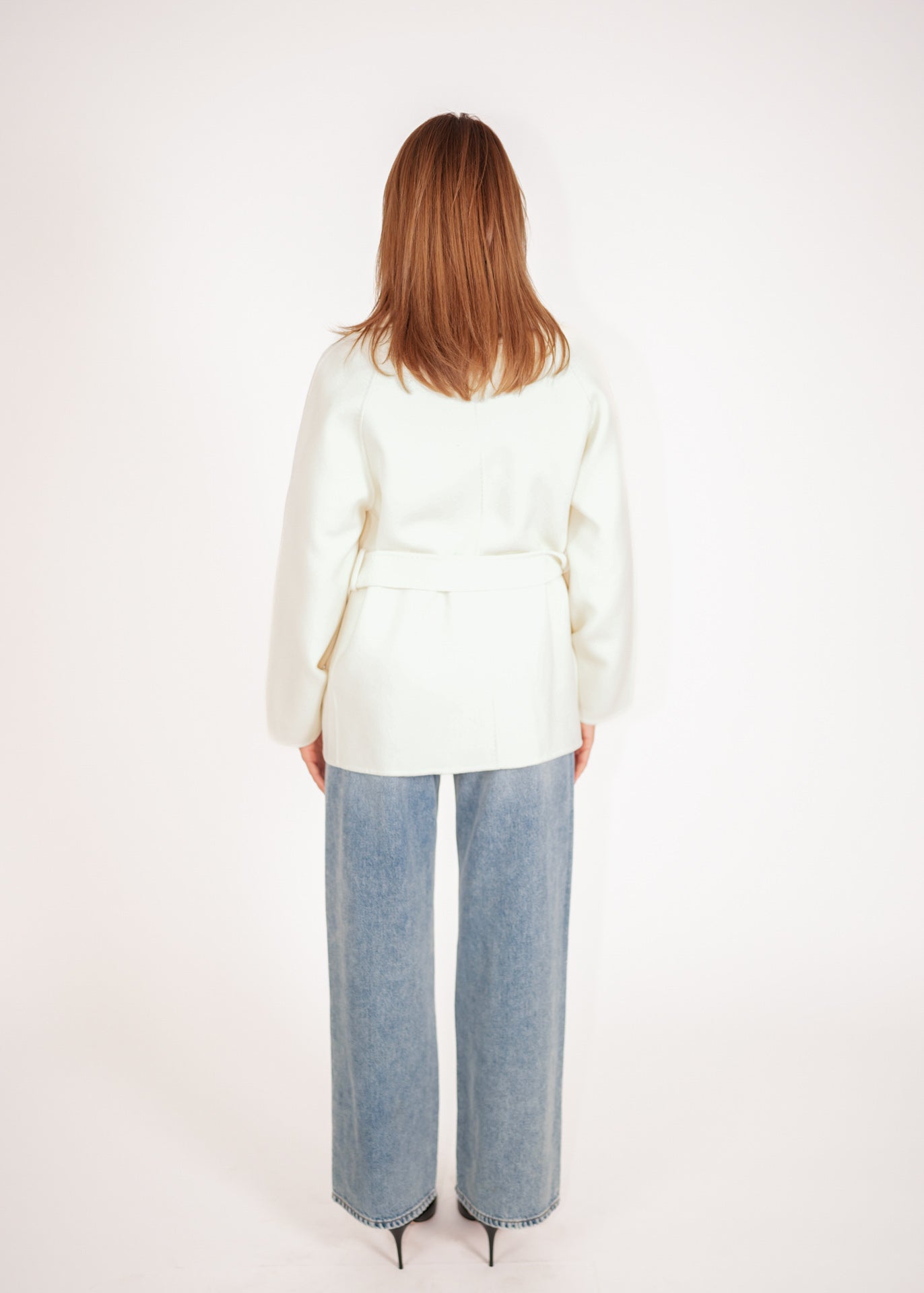 Wolljacke mit Bindegürtel