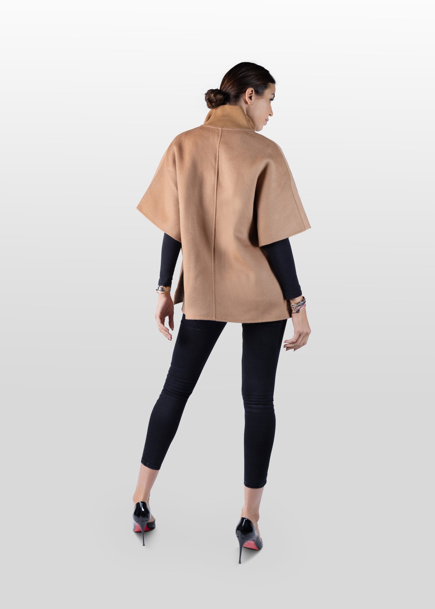 Wollen Cape
