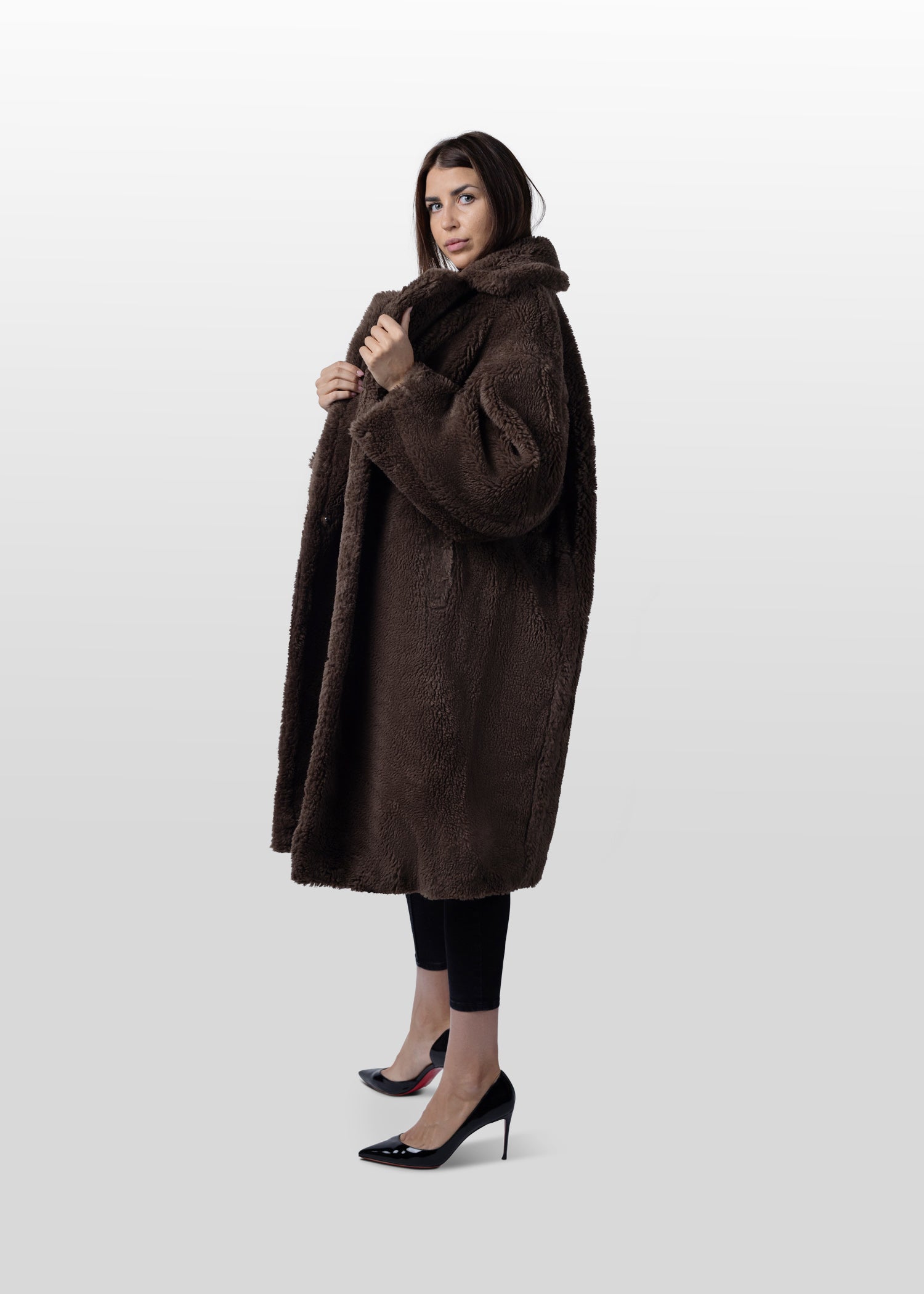Oversized Teddy Mantel