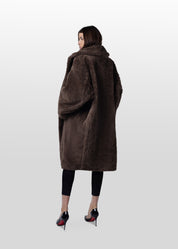 Oversized Teddy Mantel