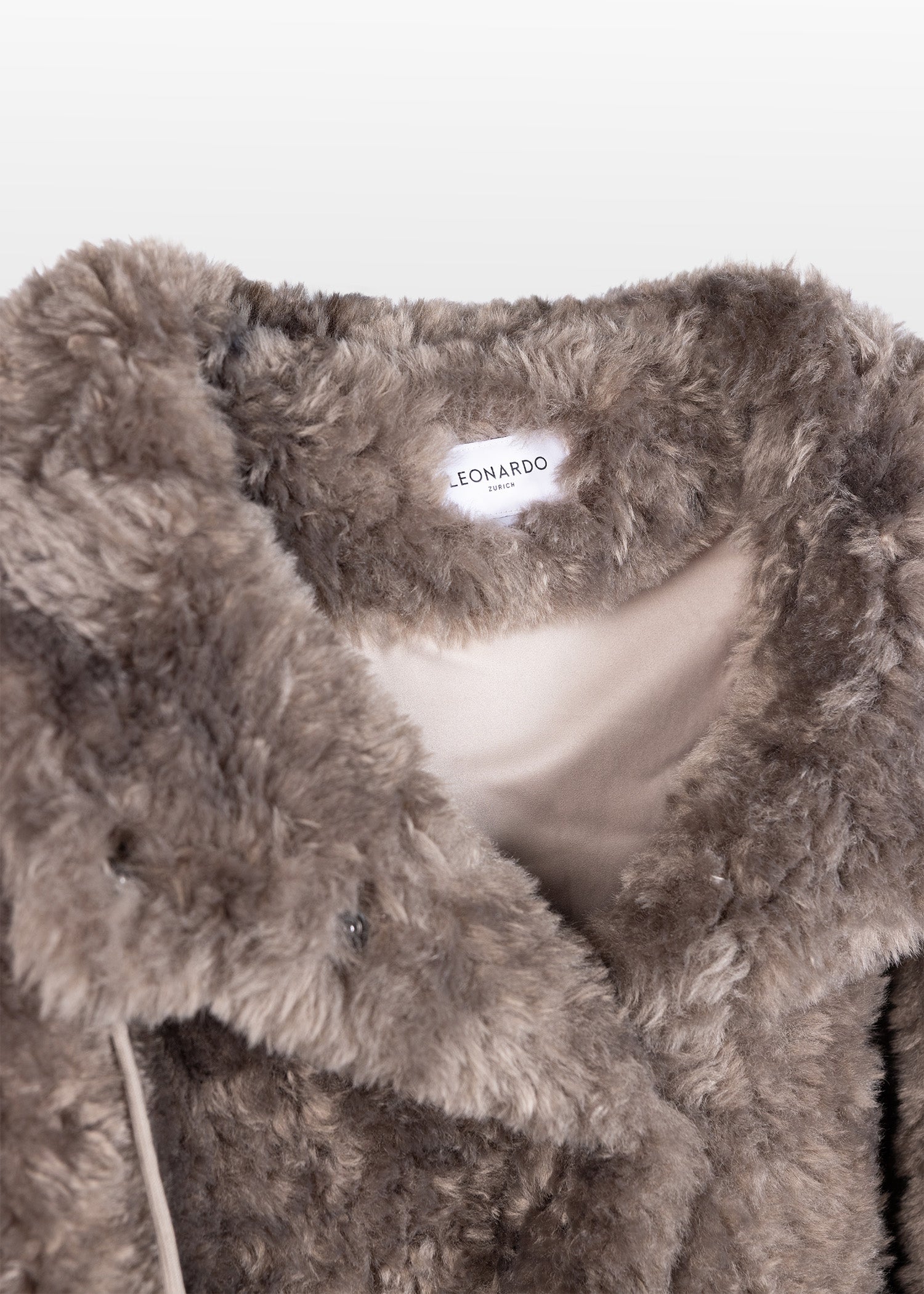 Oversized Teddy Mantel