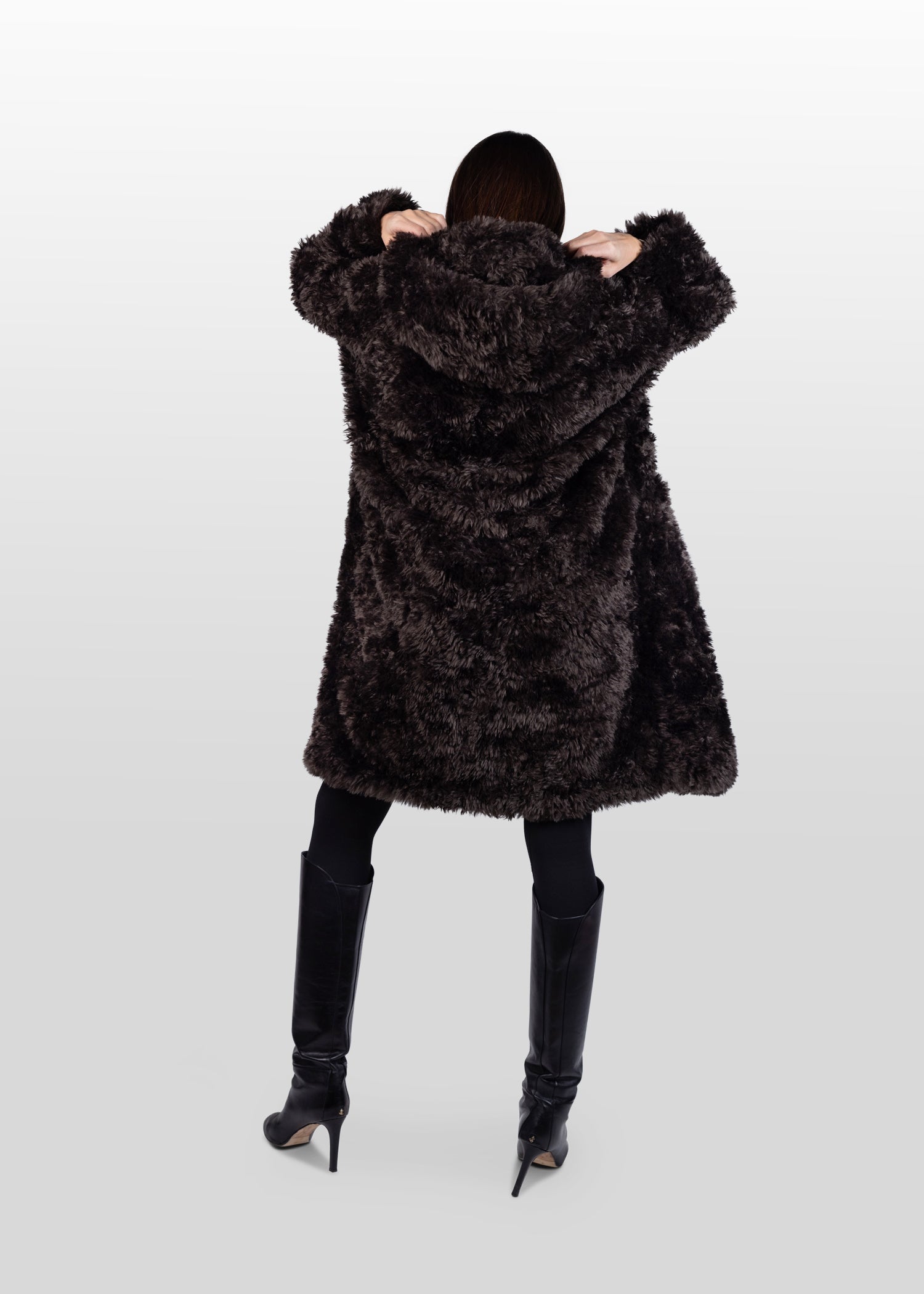 Oversized Teddy Mantel