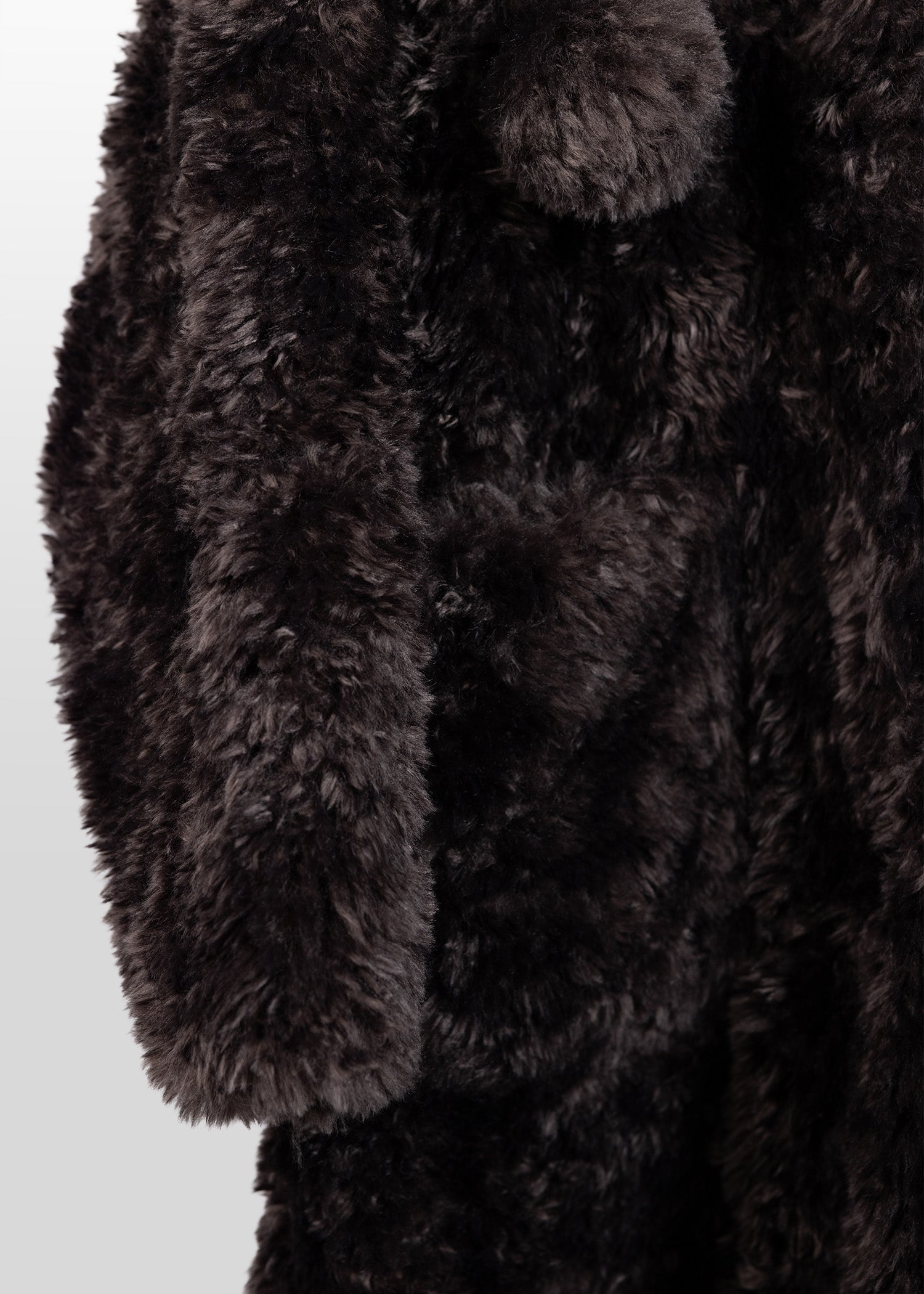 Oversized Teddy Mantel