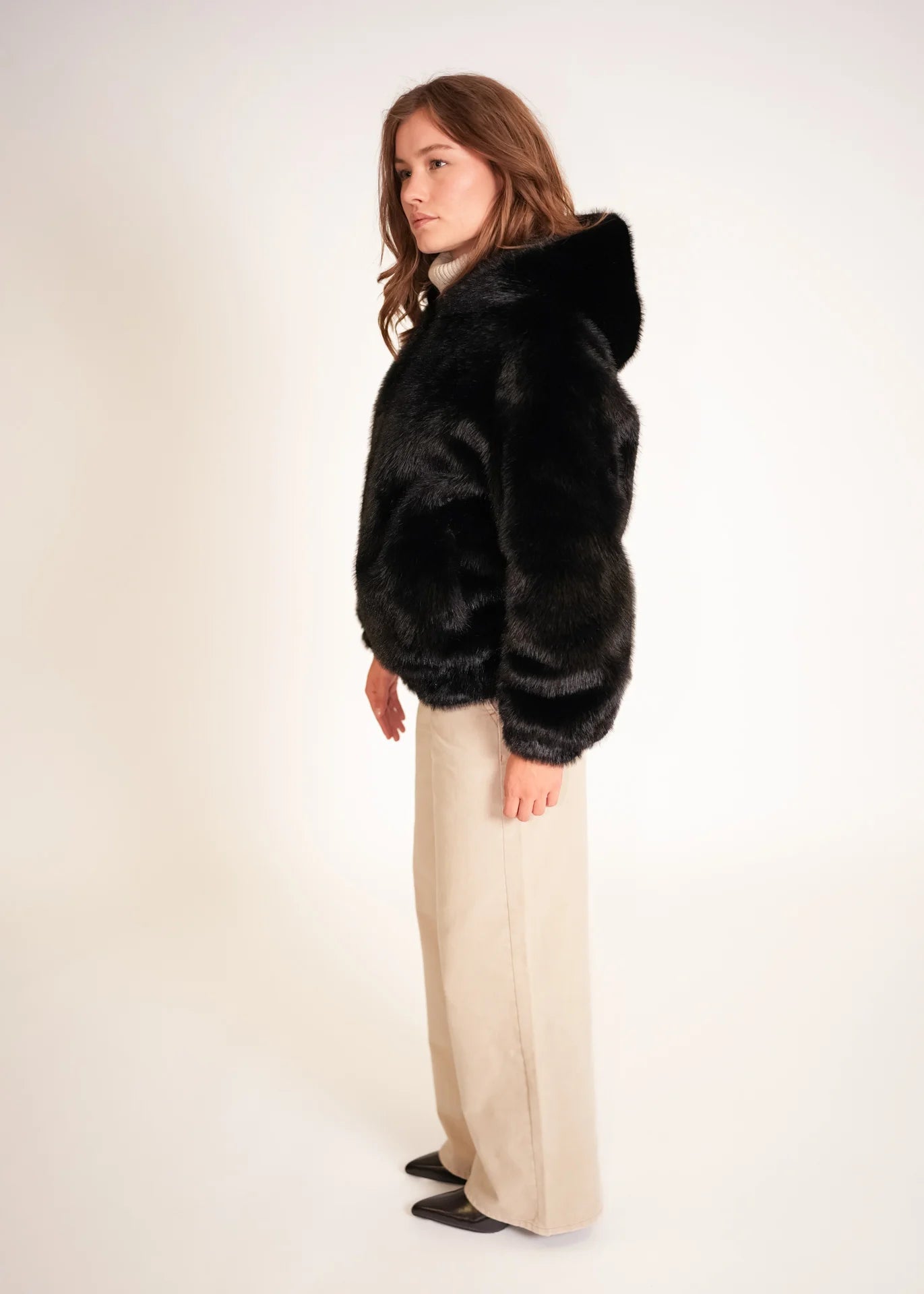 Faux Fur Jacke mit Kapuze