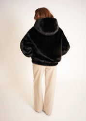 Faux Fur Jacke mit Kapuze