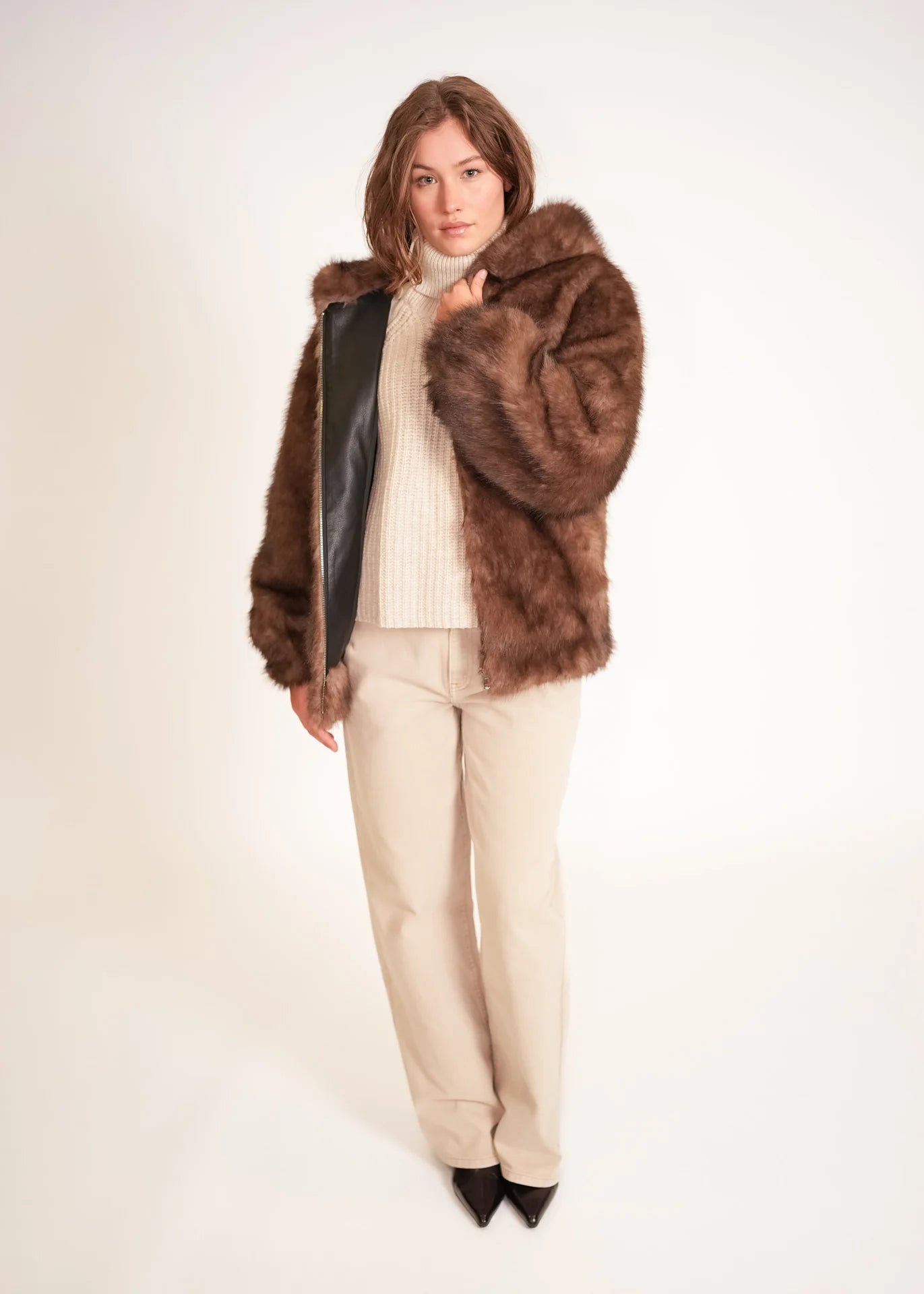 Faux Fur Jacke mit Kapuze