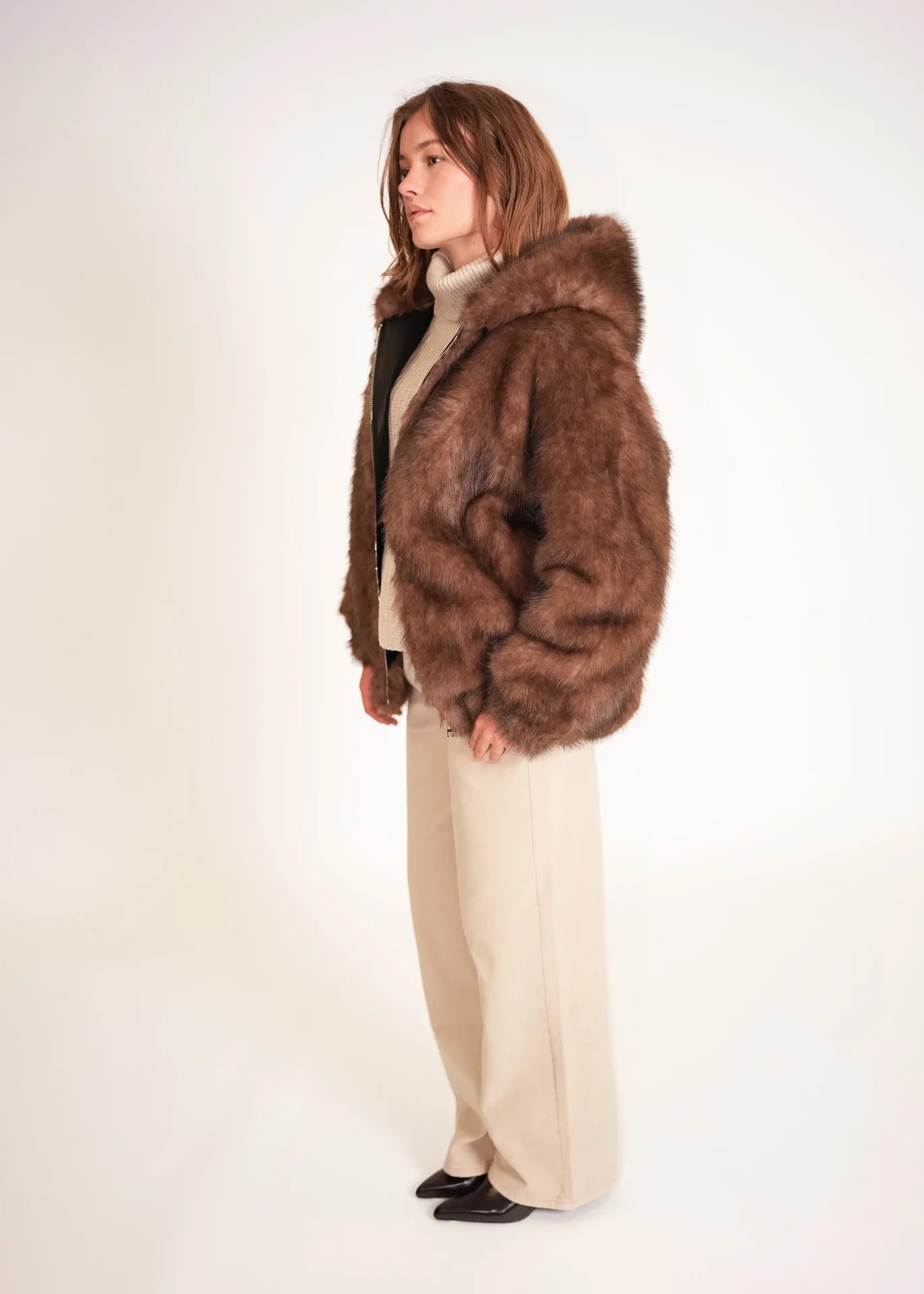 Faux Fur Jacke mit Kapuze