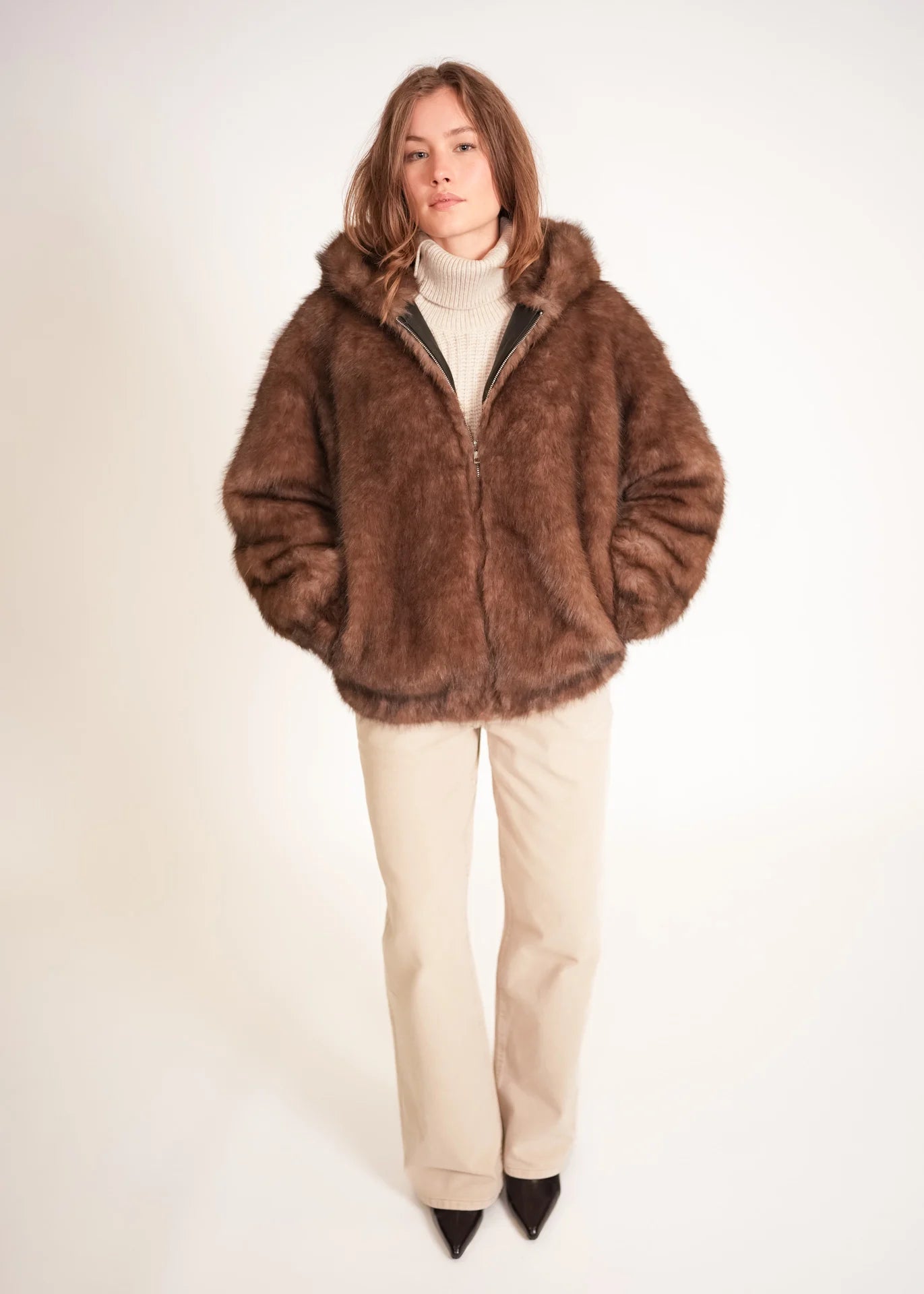 Faux Fur Jacke mit Kapuze